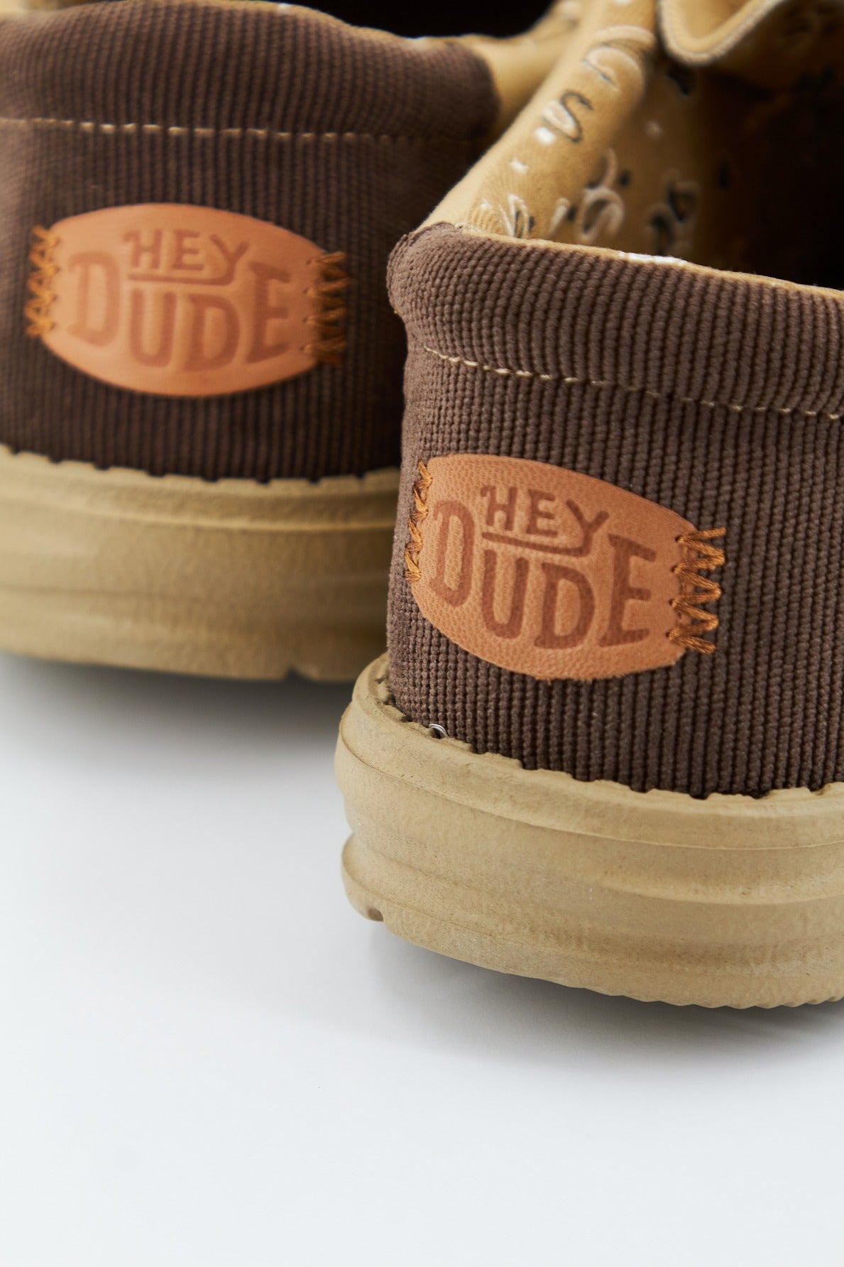 HEY DUDE WALLY WORKWEAR en color BEIS (4)