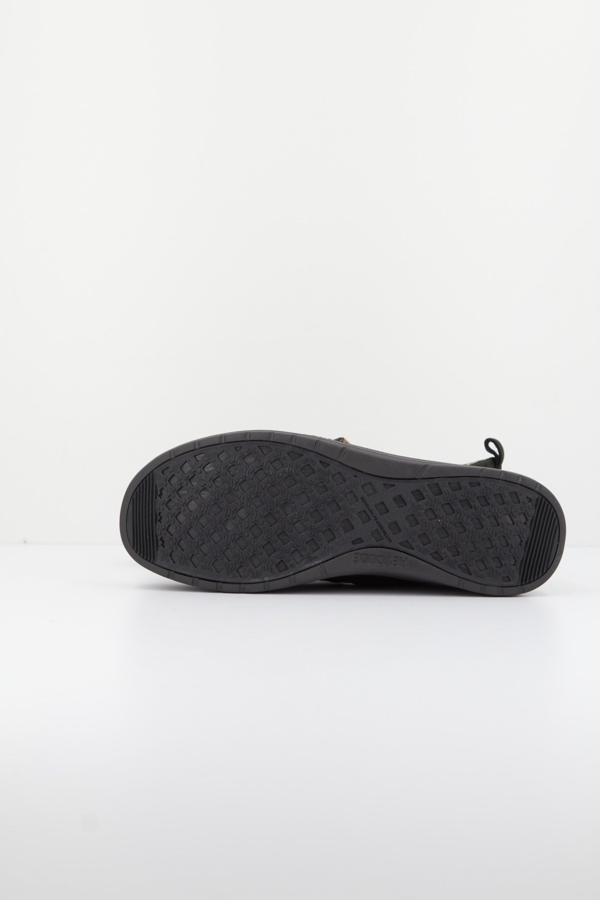 HEY DUDE WALLY GRIP MOC en color NEGRO (4)