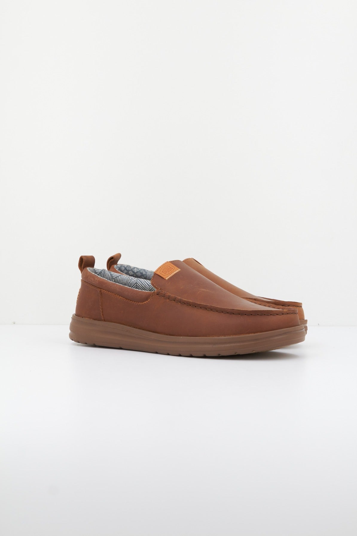 HEY DUDE WALLY GRIP MOC en color MARRON (2)