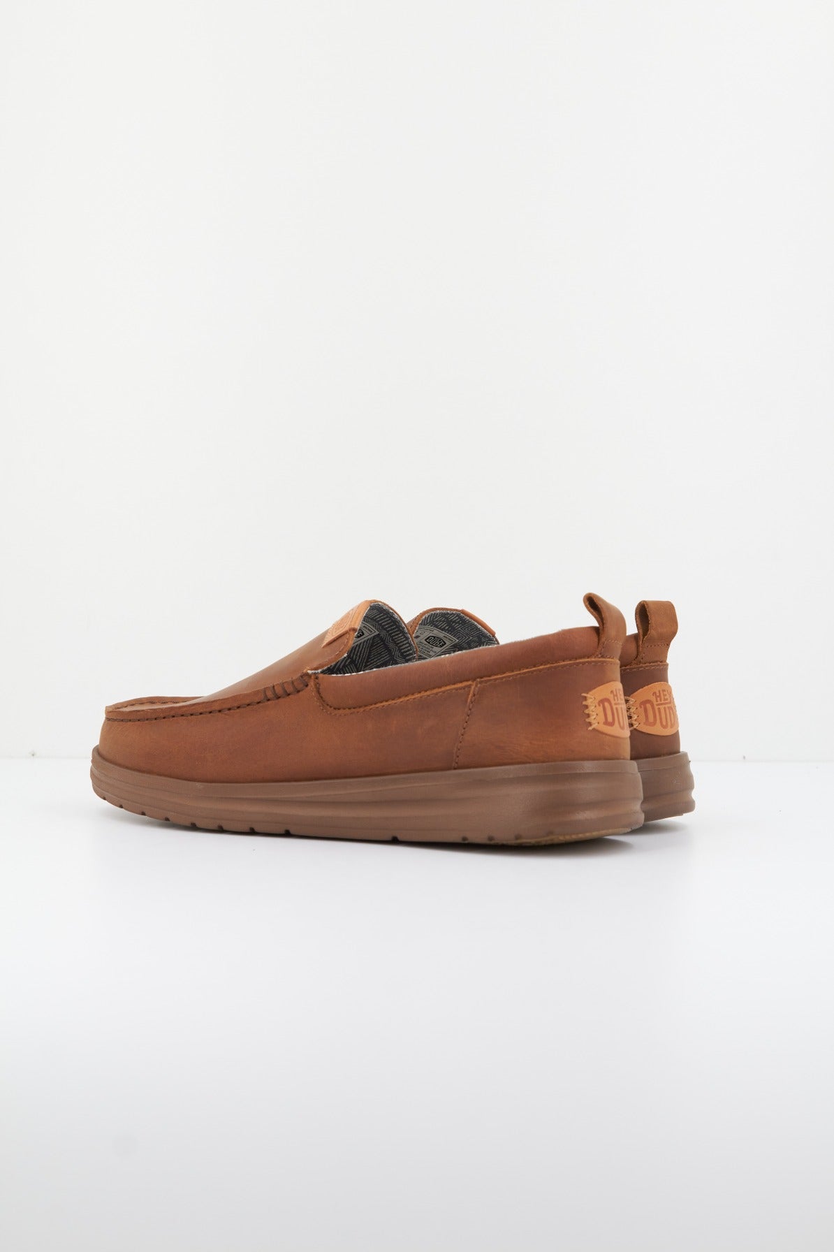 HEY DUDE WALLY GRIP MOC en color MARRON (3)