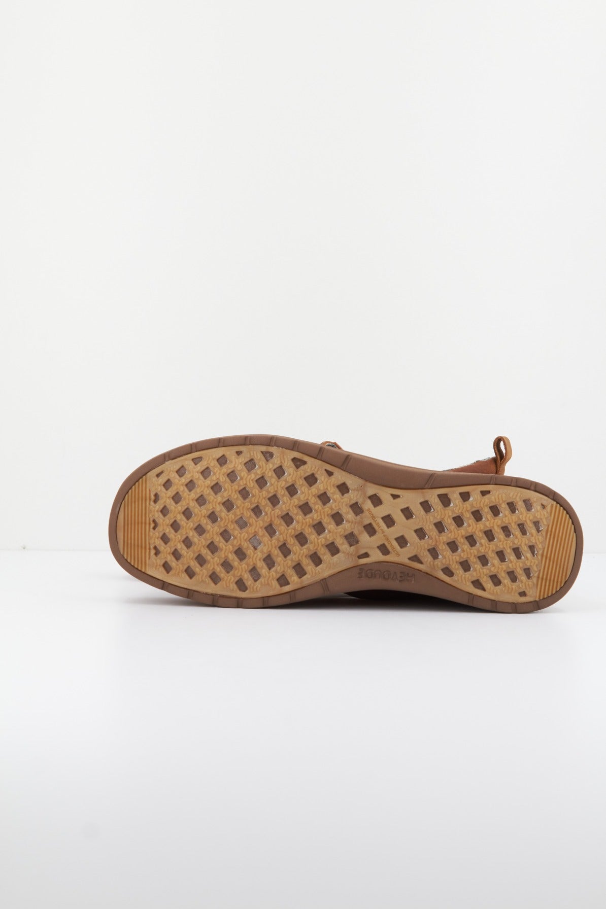 HEY DUDE WALLY GRIP MOC en color MARRON (4)