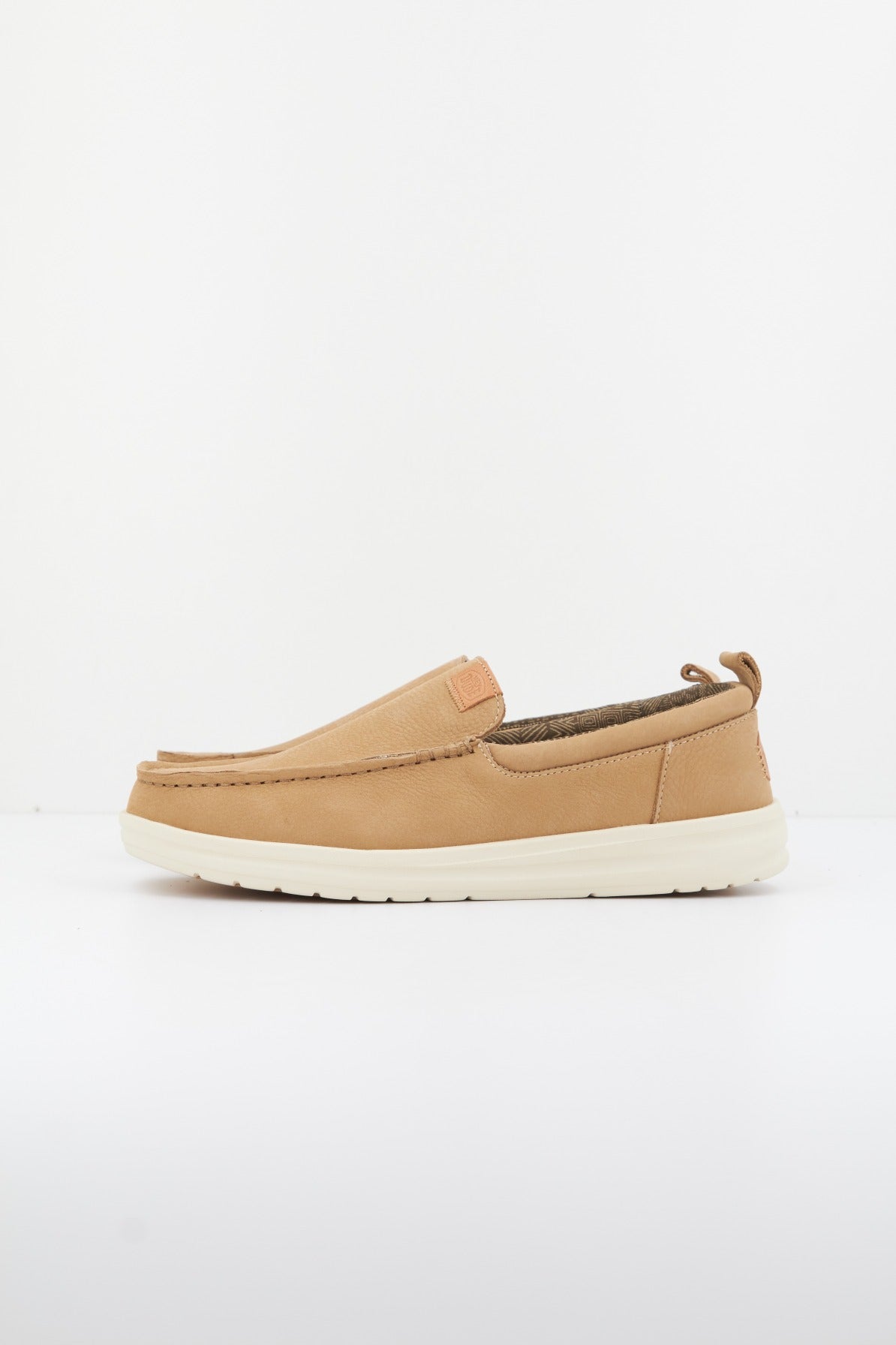 HEY DUDE WALLY GRIP MOC en color MARRON CLARO (1)