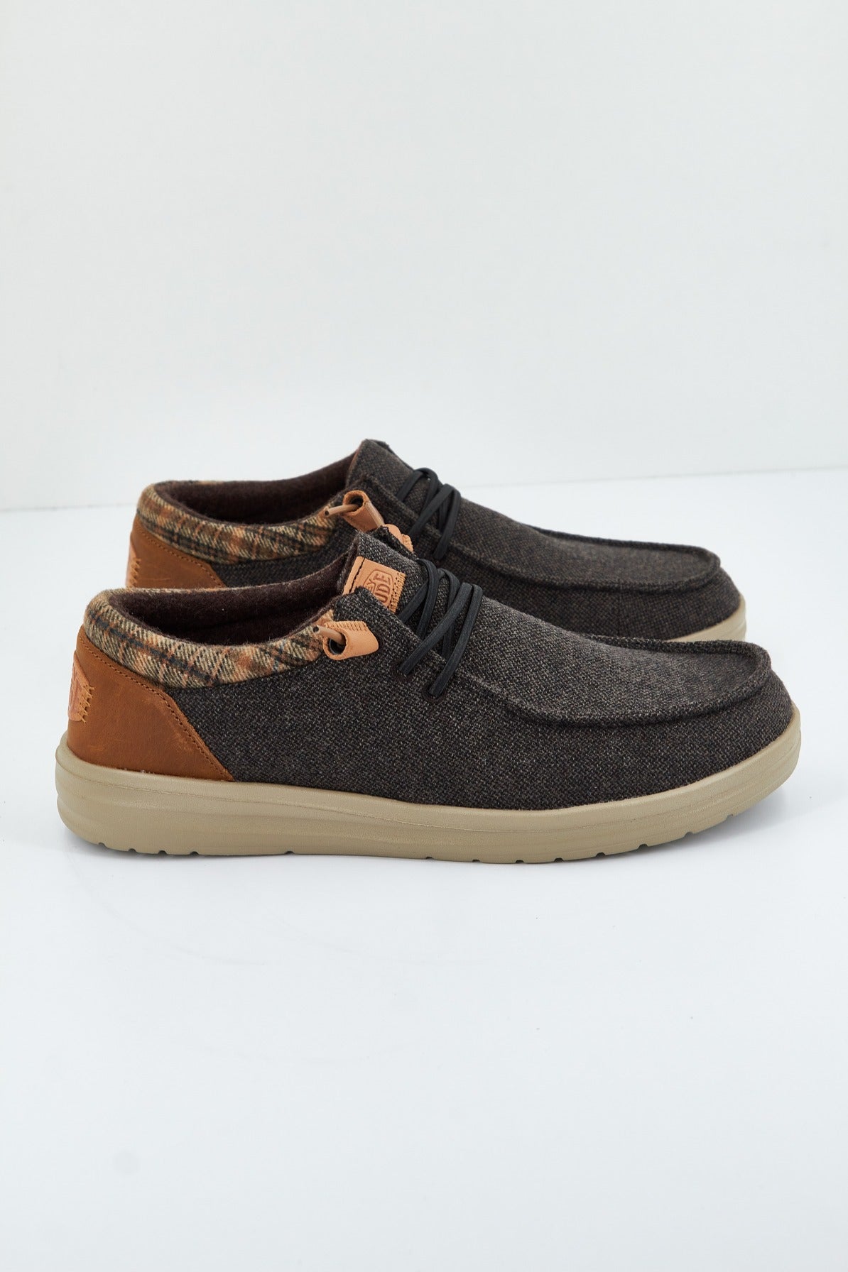 HEY DUDE WALLY GRIP en color GRIS (1)
