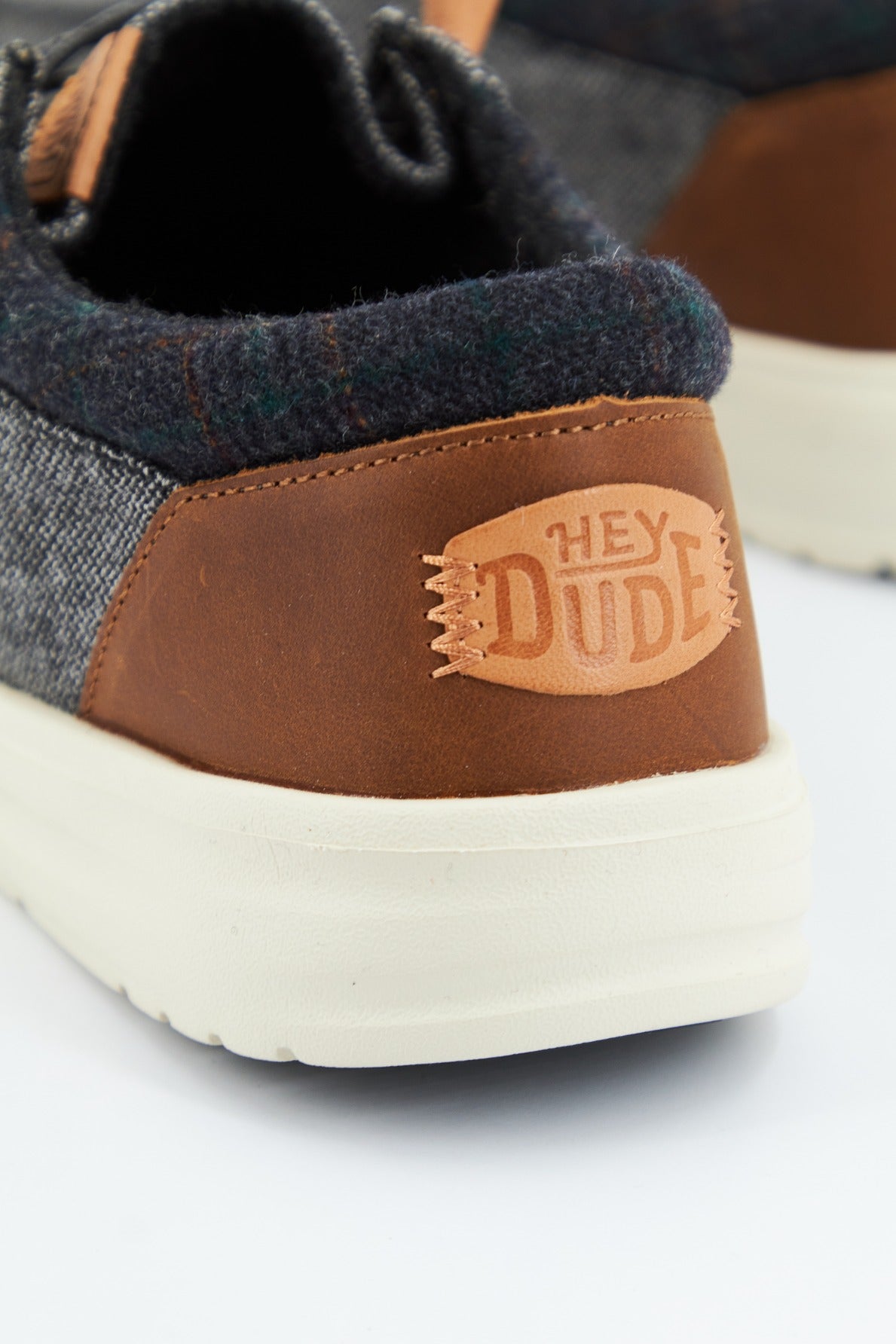 HEY DUDE WALLY GRIP WOOL en color GRIS (4)