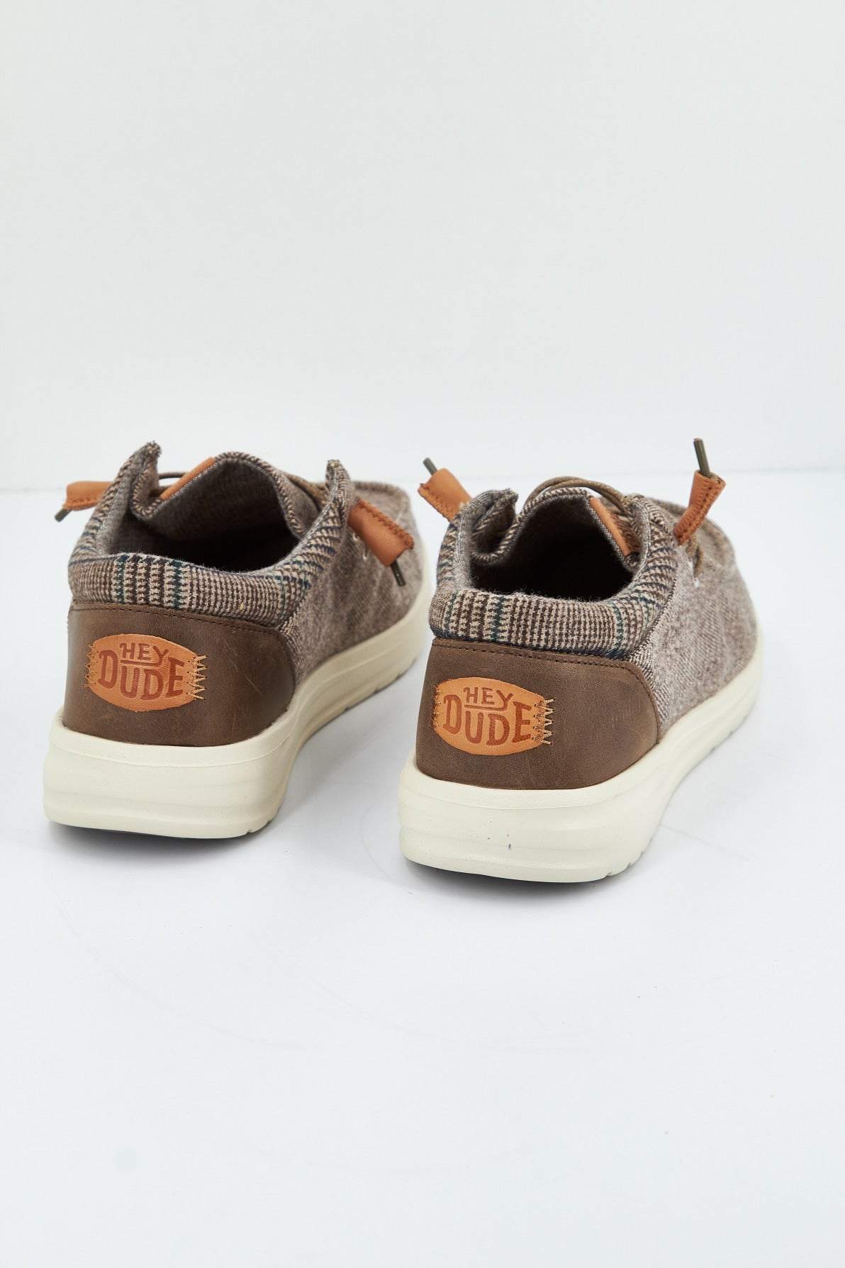 HEY DUDE WALLY GRIP en color MARRON (3)