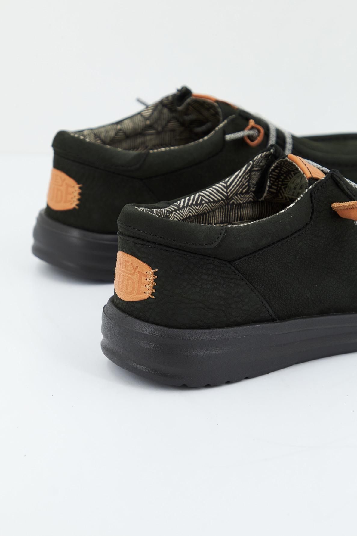 HEY DUDE WALLY GRIP en color NEGRO (3)