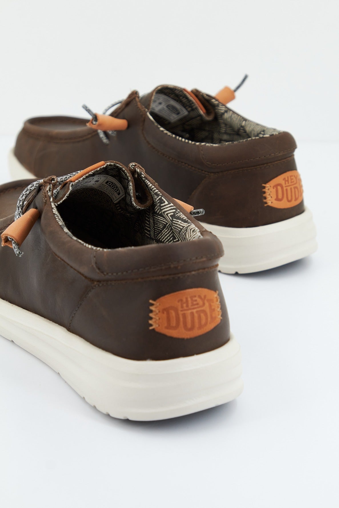 HEY DUDE WALLY GRIP en color MARRON (3)