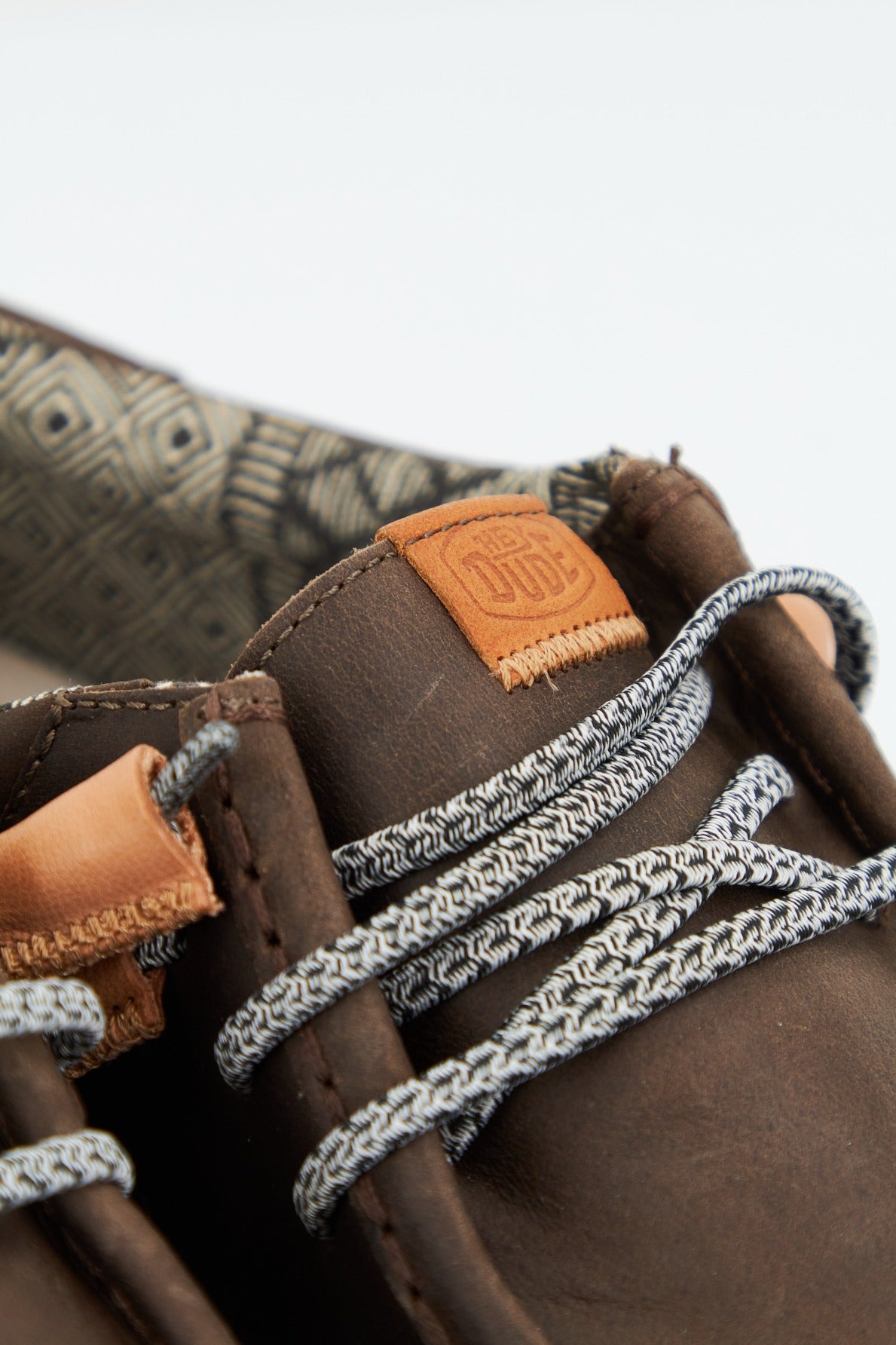 HEY DUDE WALLY GRIP en color MARRON (4)