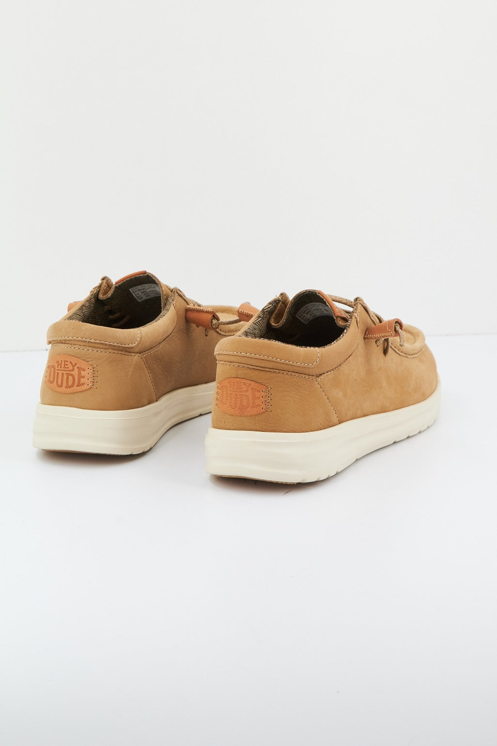 HEY DUDE WALLY GRIP en color MARRON CLARO (3)