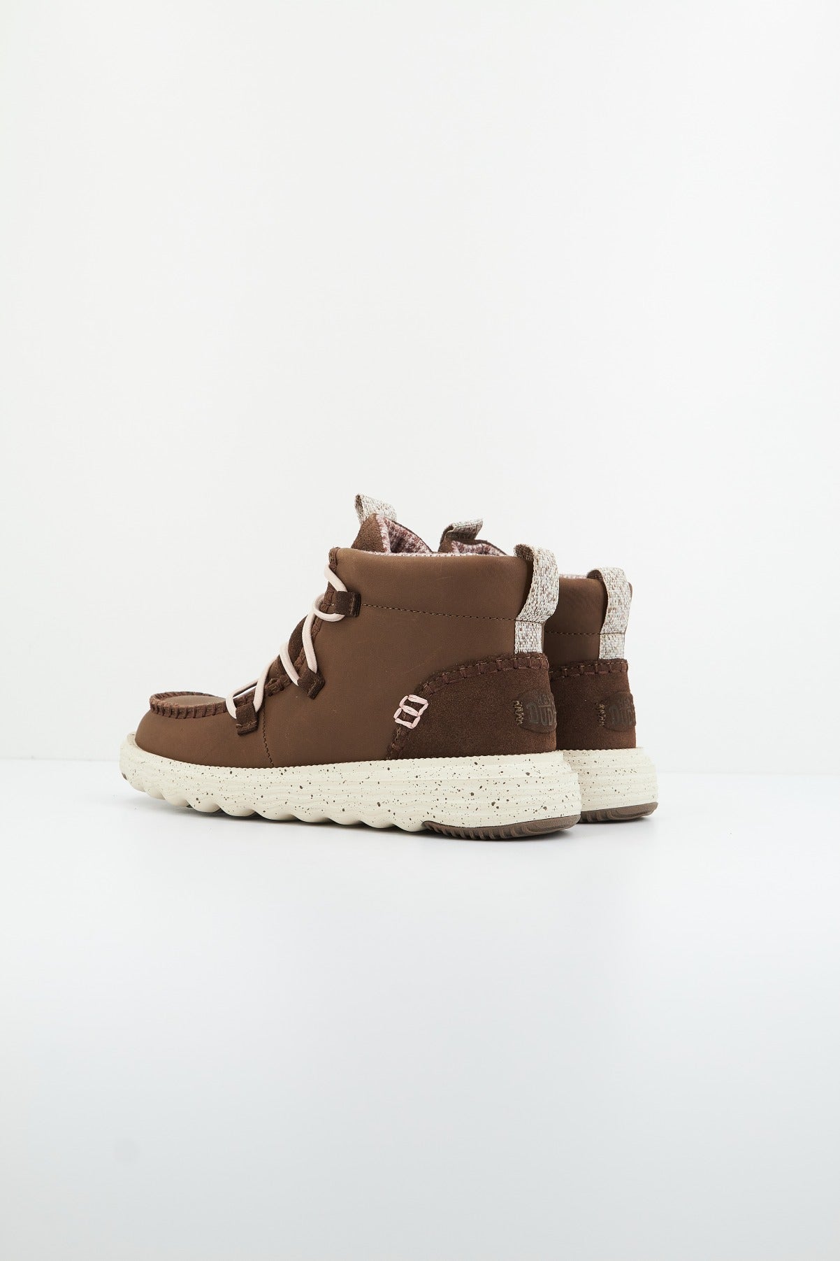 HEY DUDE REYES BOOT LEATHER en color MARRON (3)