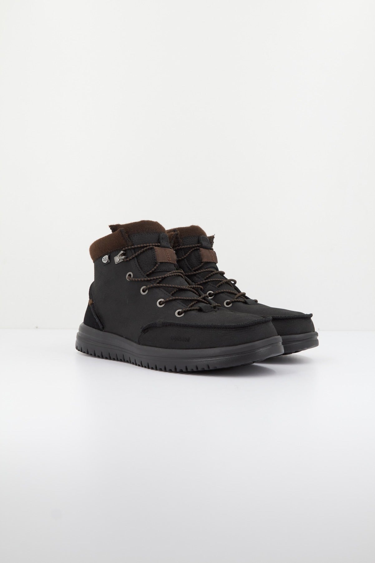 HEY DUDE BRADLEY BOOT LEATHER en color NEGRO (2)