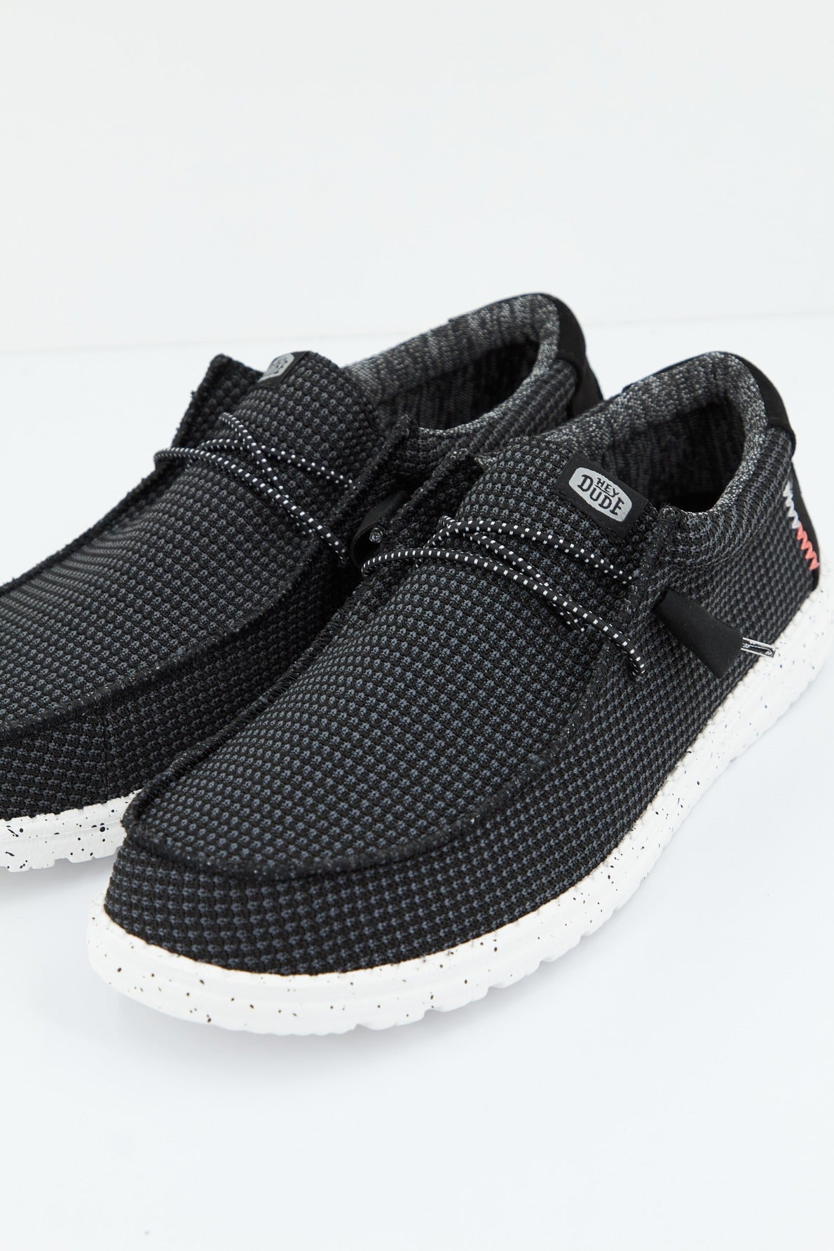 HEY DUDE WALLY SPORT en color NEGRO (1)