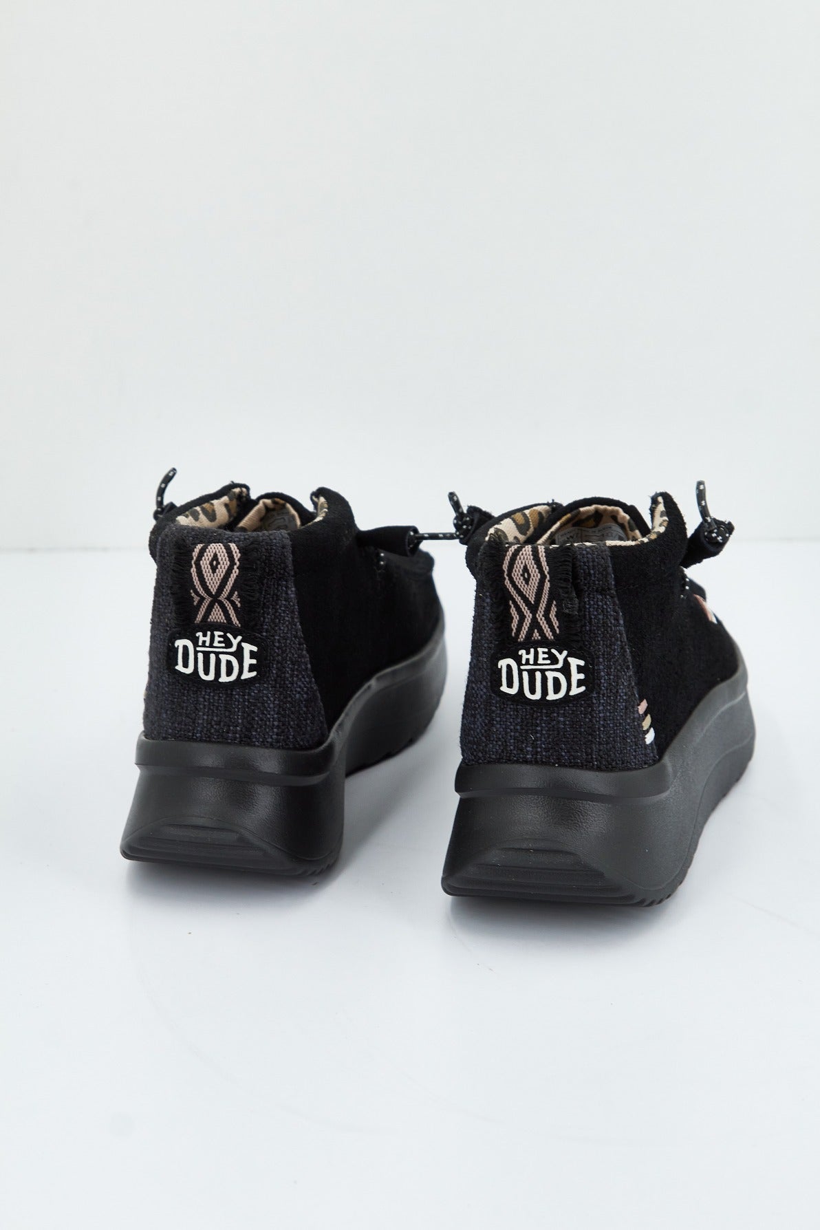 HEY DUDE WENDY PEAK en color NEGRO (3)