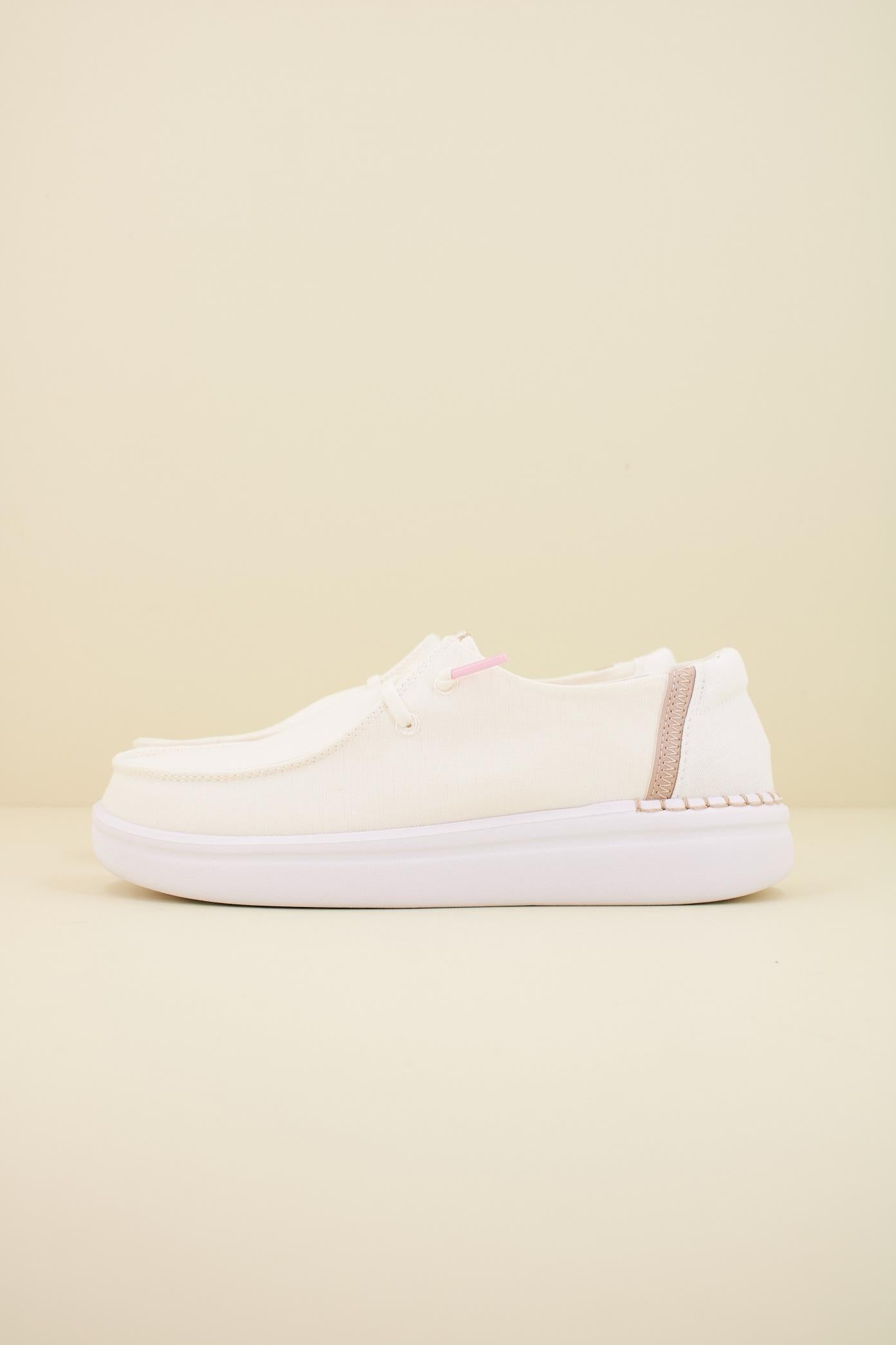 HEY DUDE WENDY RISE LUNAR en color BLANCO (1)