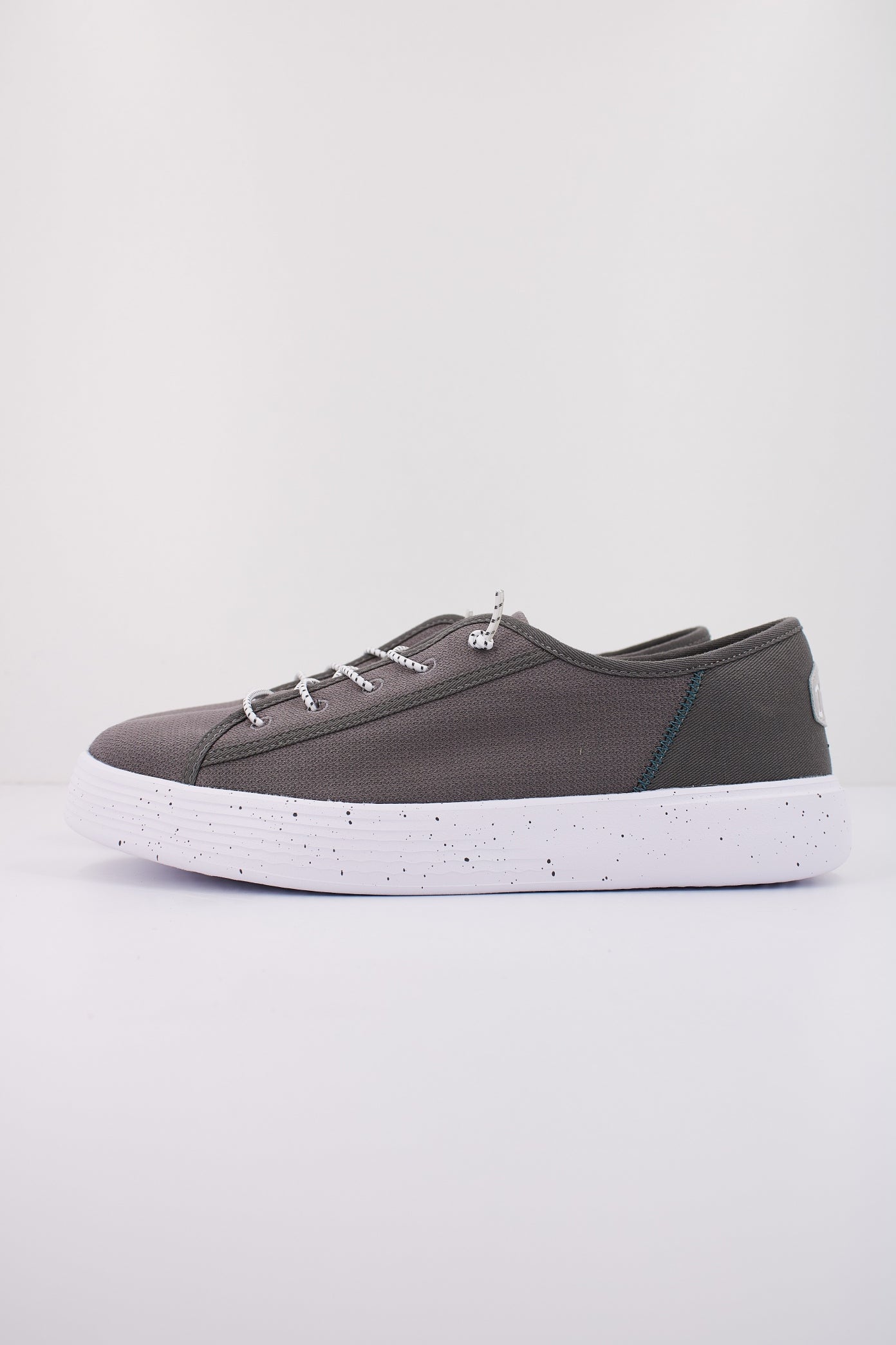 HEY DUDE CODY SPORT MESH en color GRIS (1)