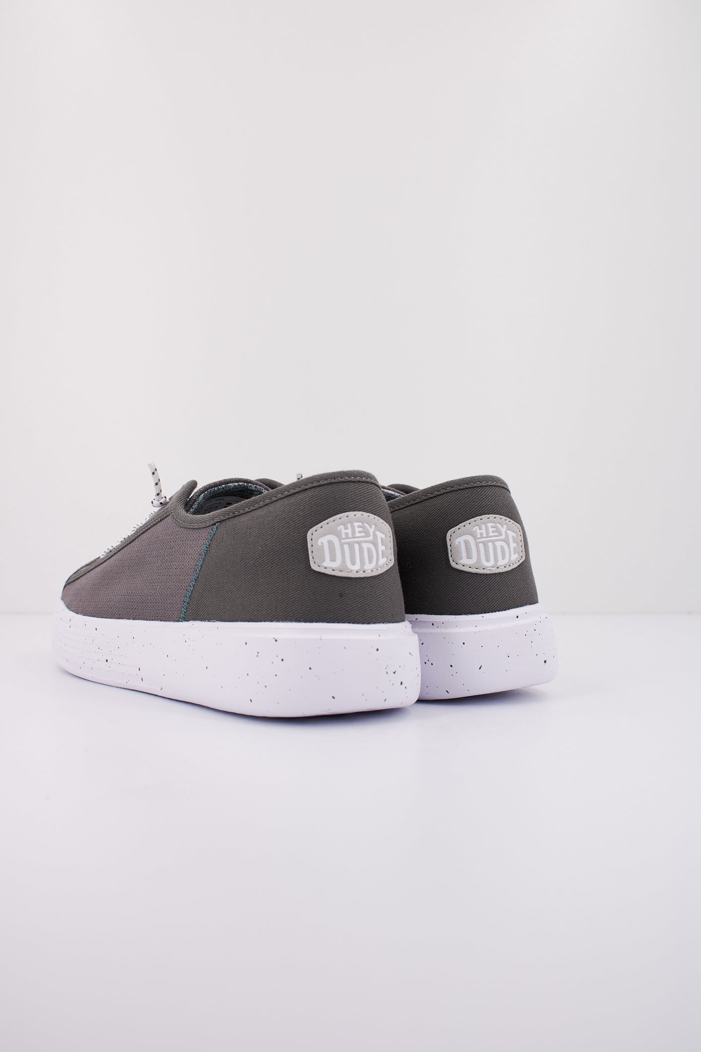 HEY DUDE CODY SPORT MESH en color GRIS (3)