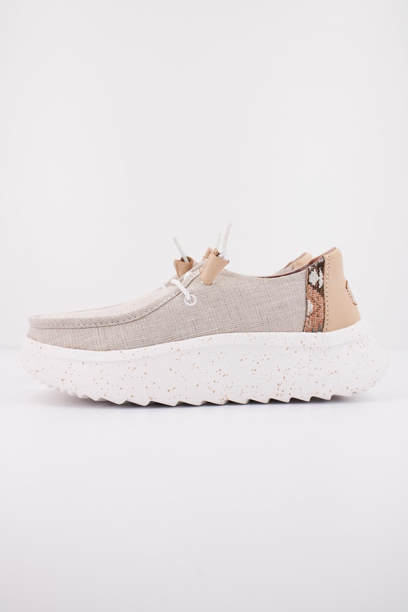 HEY DUDE WENDY PEAK WOVEN en color BEIS (1)