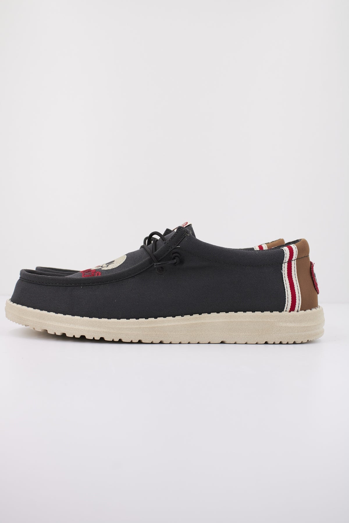 HEY DUDE WALLY STARS N SKULLS en color GRIS (1)