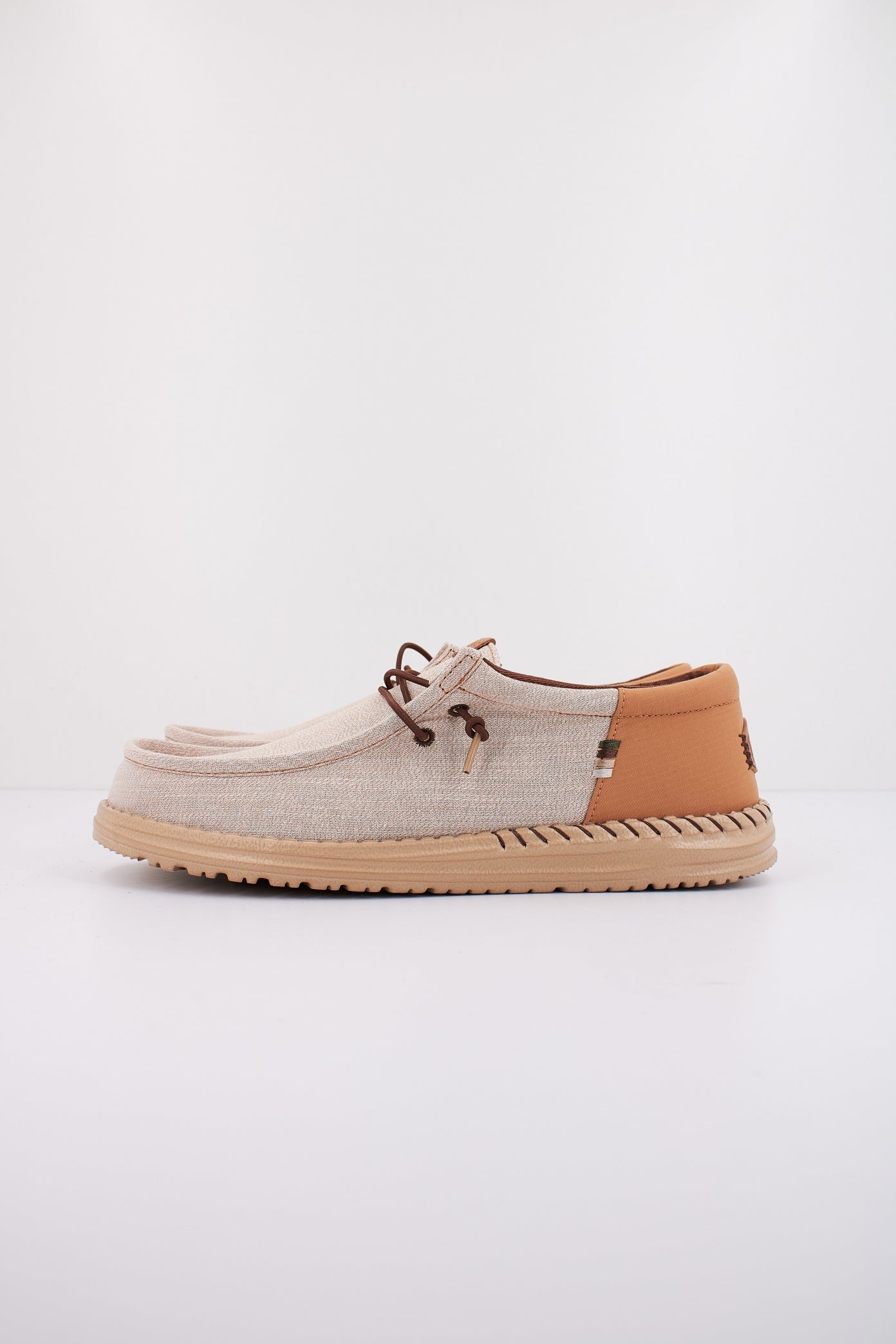 HEY DUDE WALLY FUNK NYLON CRAFT en color MARRON (1)