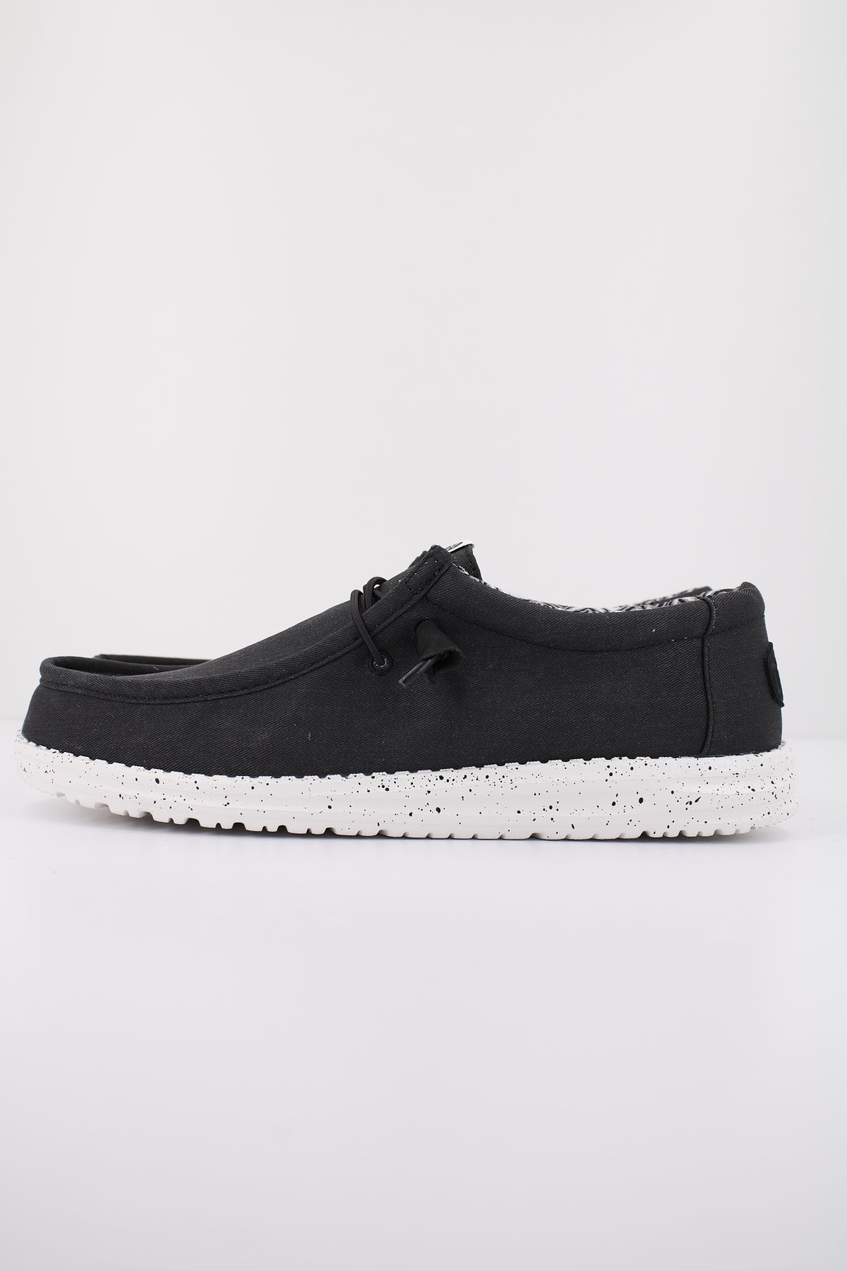 HEY DUDE WALLY CANVAS en color NEGRO (1)
