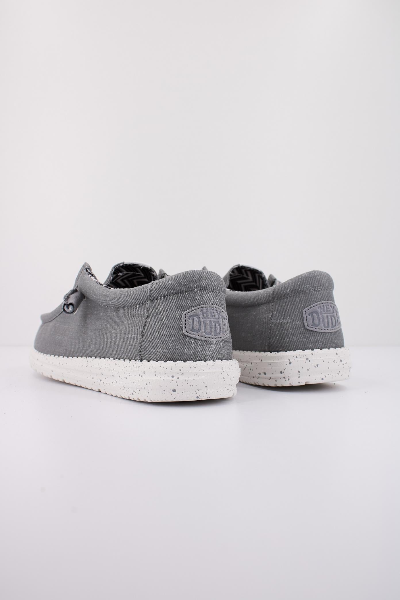 HEY DUDE WALLY STRETCH CANVAS en color GRIS (3)