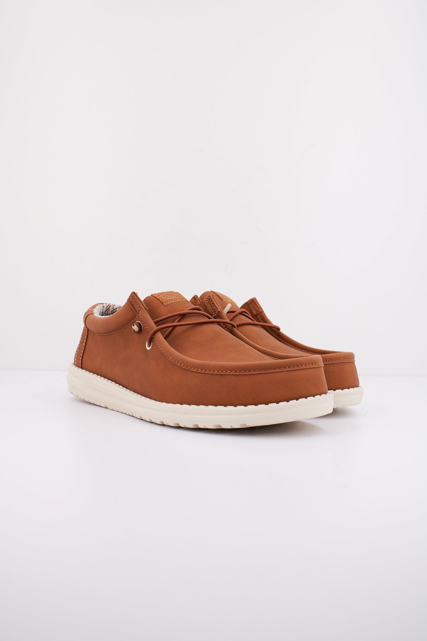 HEY DUDE WALLY CLASSIC en color MARRON (2)