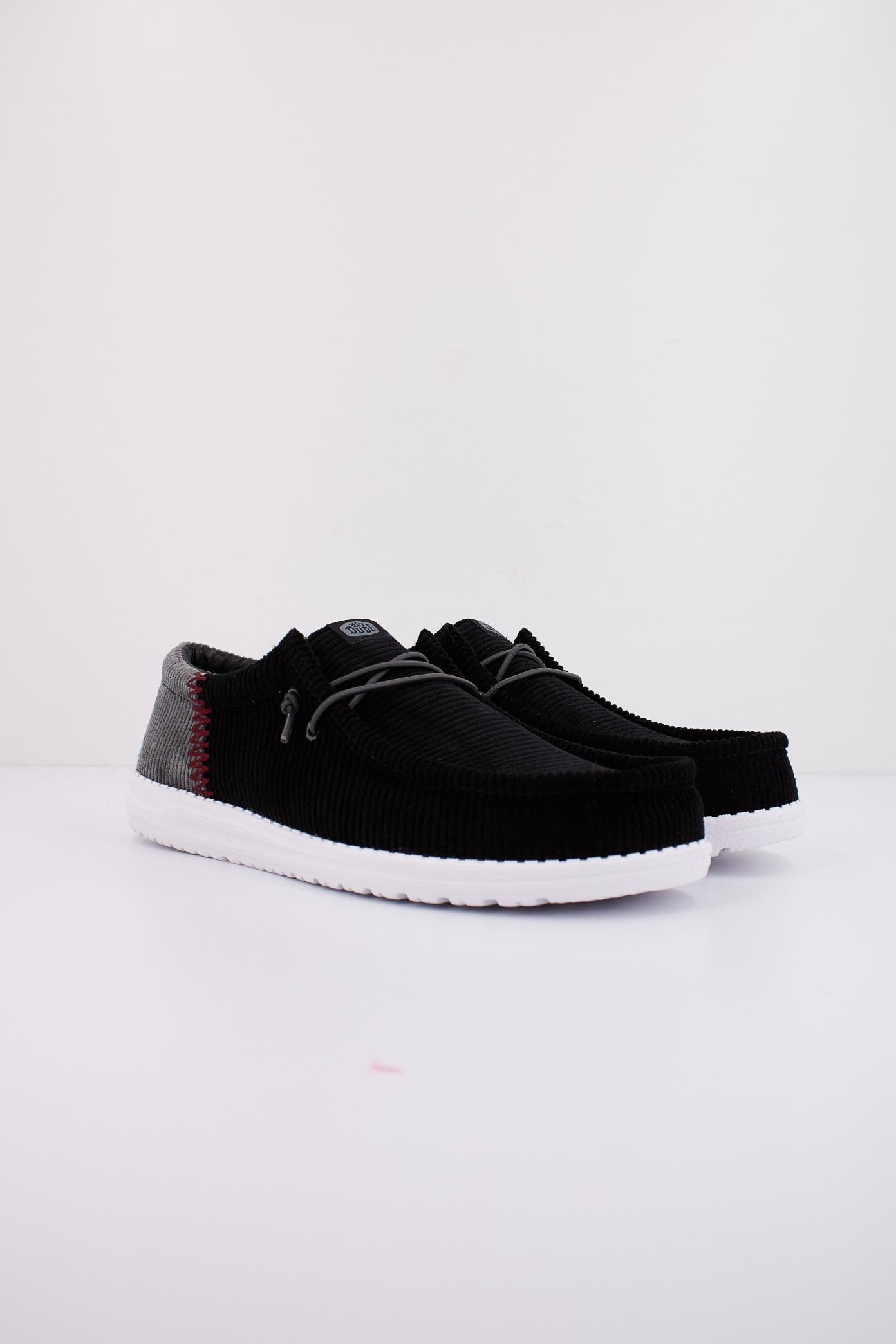 HEY DUDE WALLY FUNK CORDUROY en color NEGRO (2)