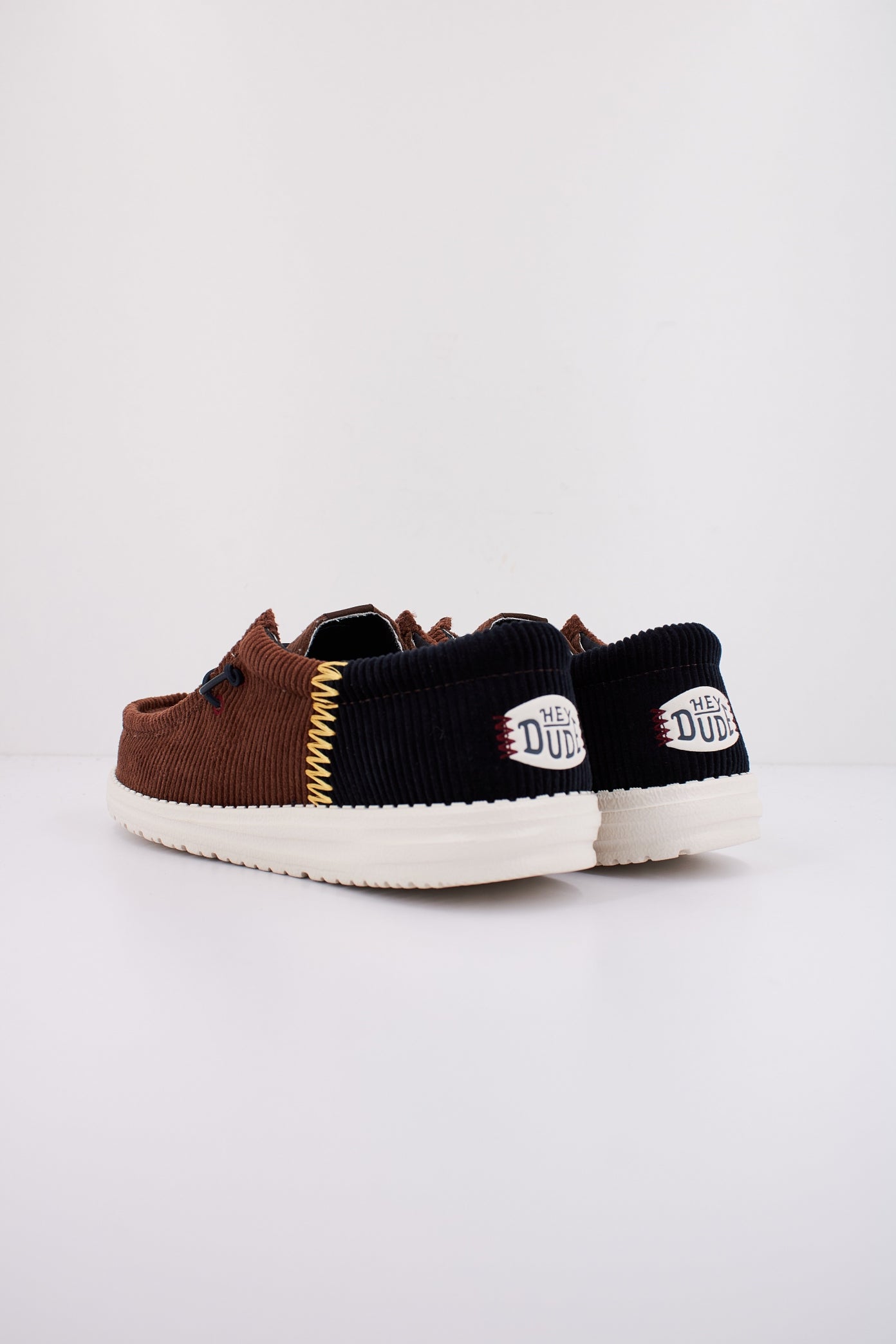 HEY DUDE WALLY FUNK CORDUROY en color MARRON (4)