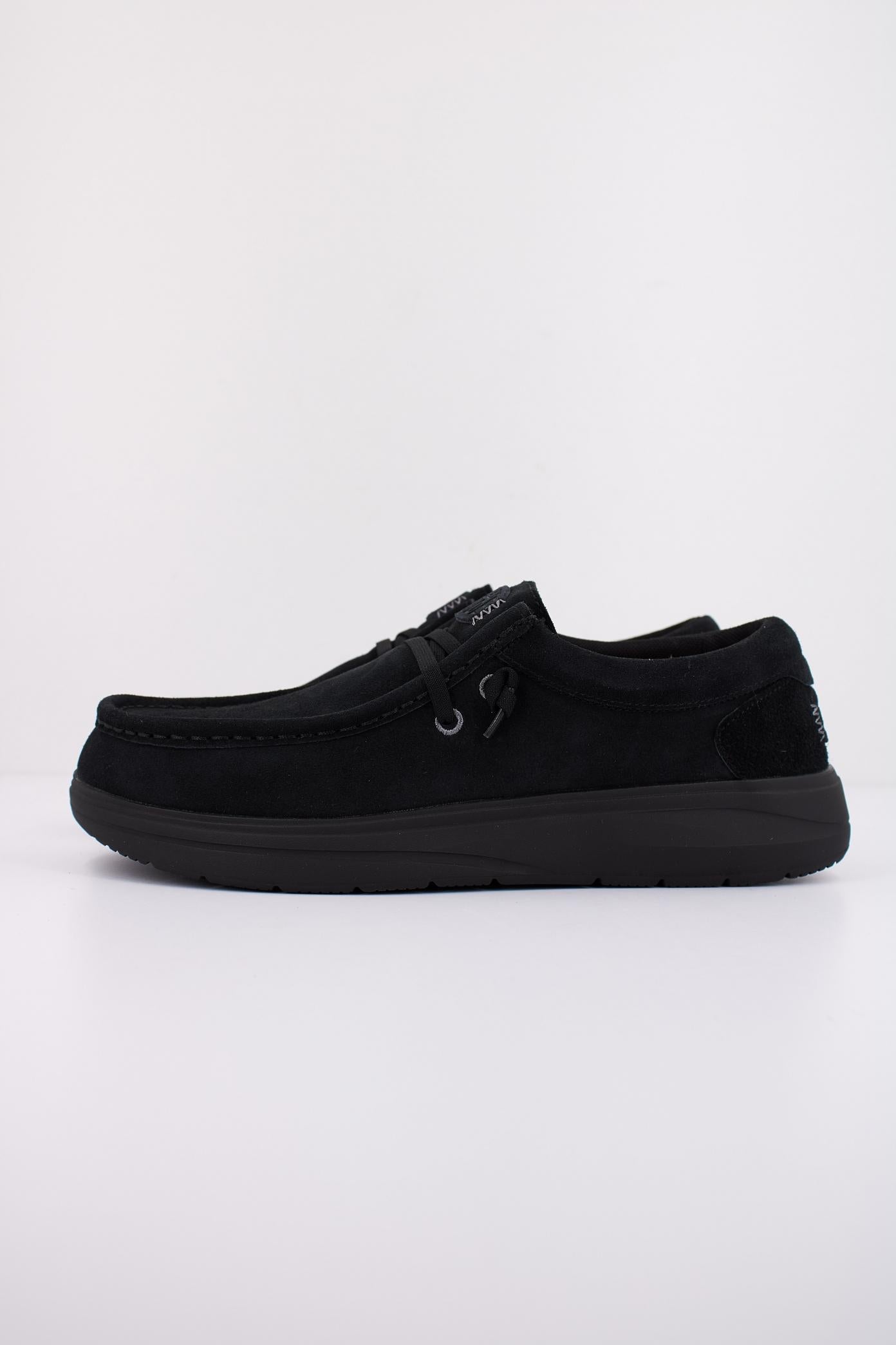 HEY DUDE WALLY X SUEDE en color NEGRO (1)
