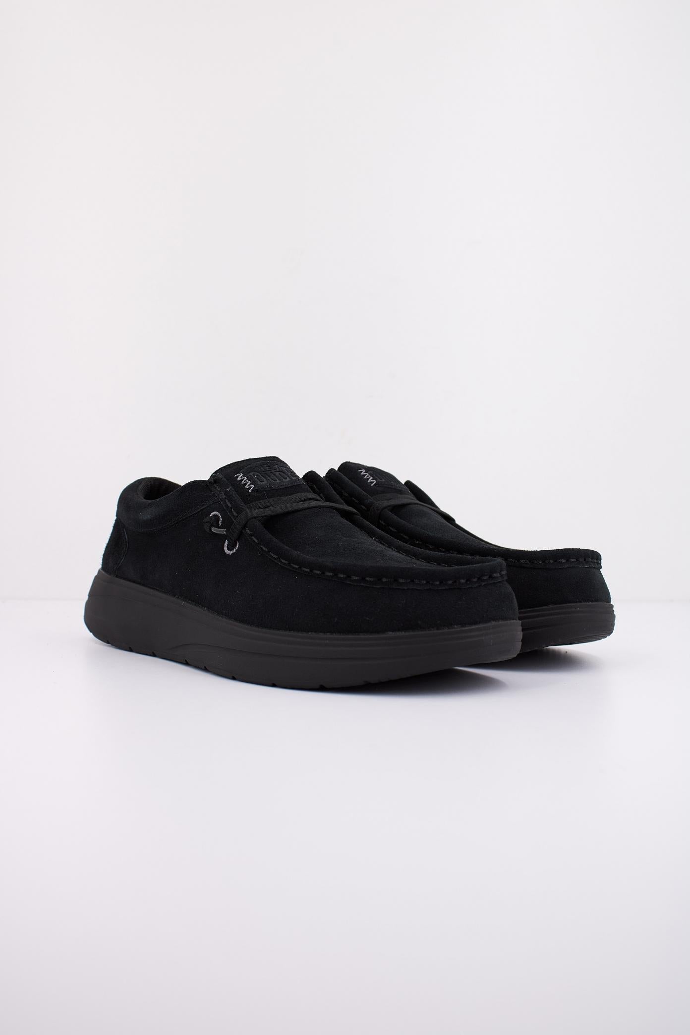 HEY DUDE WALLY X SUEDE en color NEGRO (2)