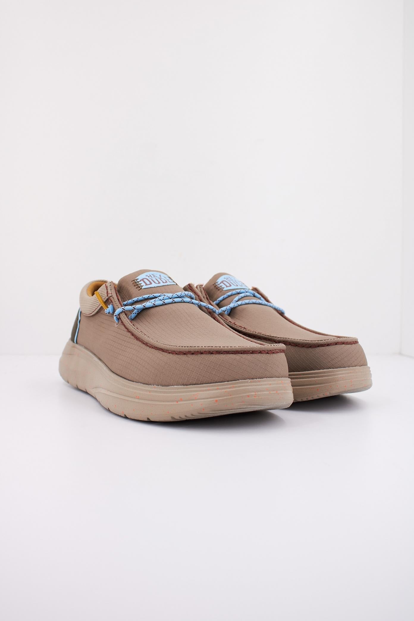 HEY DUDE WALLY X SUEDE en color VERDE (2)