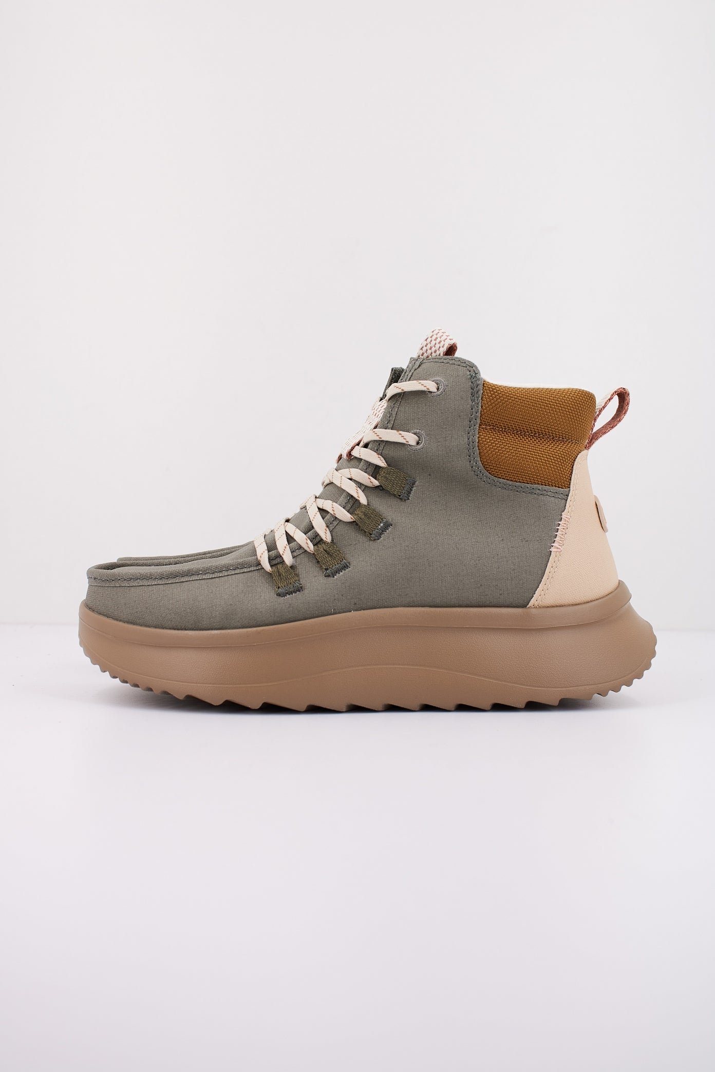 HEY DUDE WENDY APRES COATED TWILL en color VERDE (1)