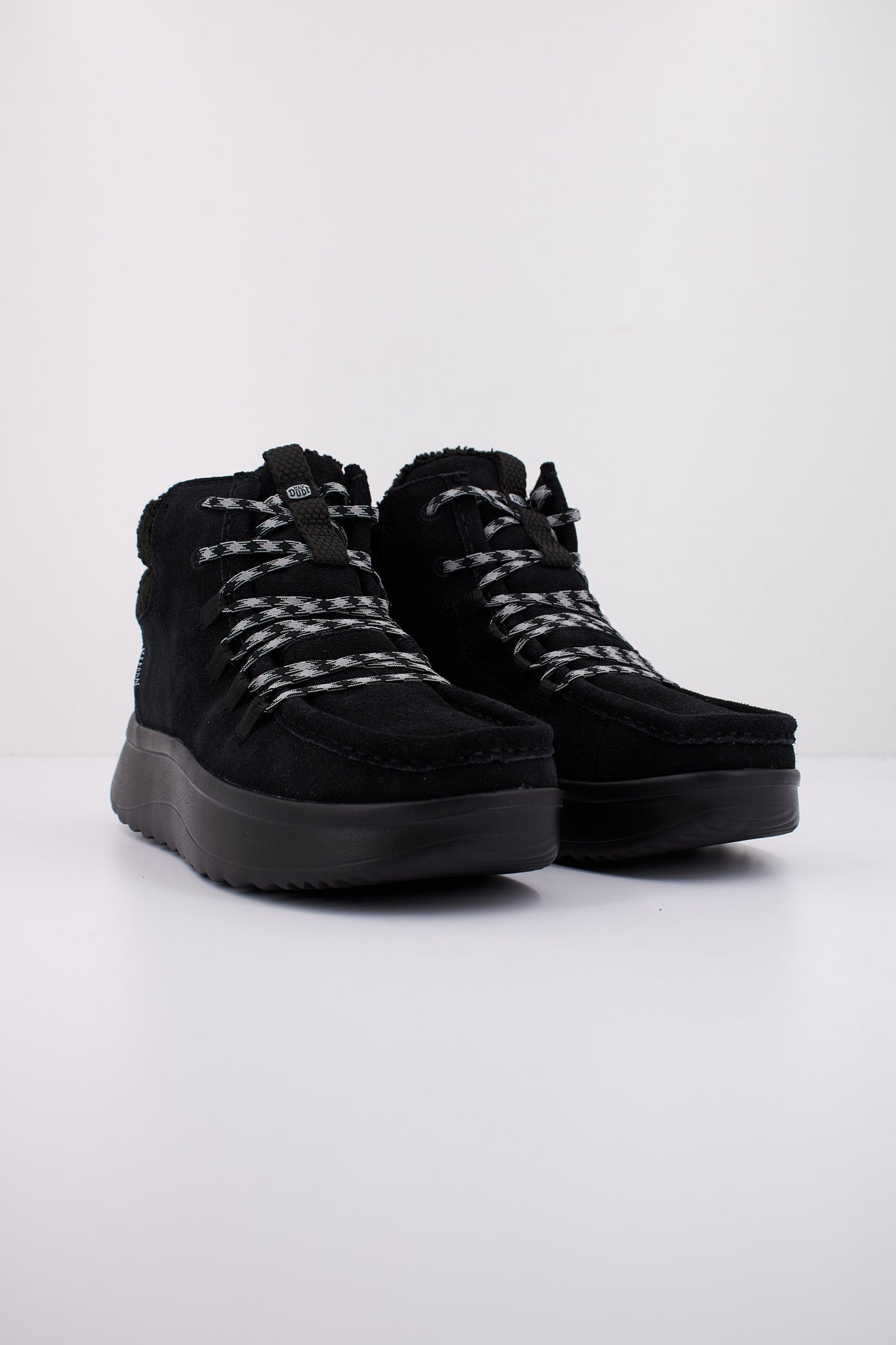 HEY DUDE WENDY APRES SUEDE COZY en color NEGRO  (2)