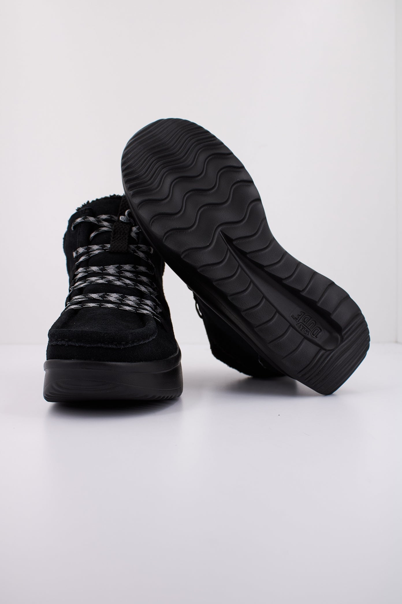 HEY DUDE WENDY APRES SUEDE COZY en color NEGRO  (5)