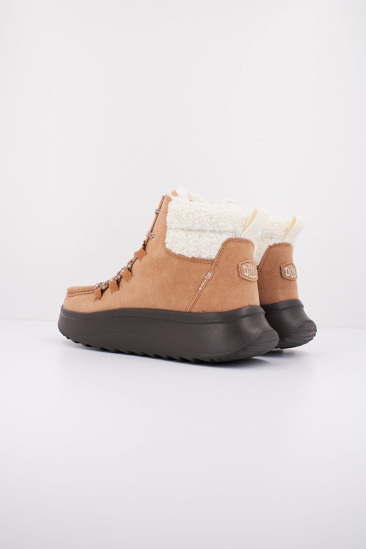 HEY DUDE WENDY APRES SUEDE COZY en color MARRON CLARO  (4)