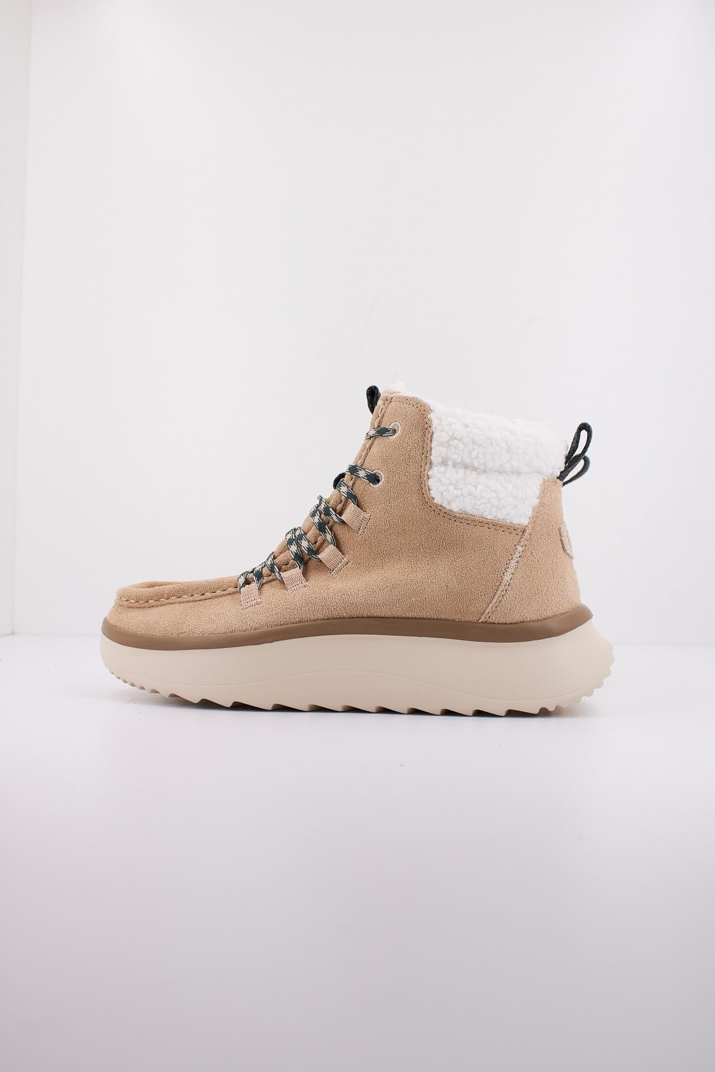 HEY DUDE WENDY APRES SUEDE COZY en color MARRON CLARO (1)