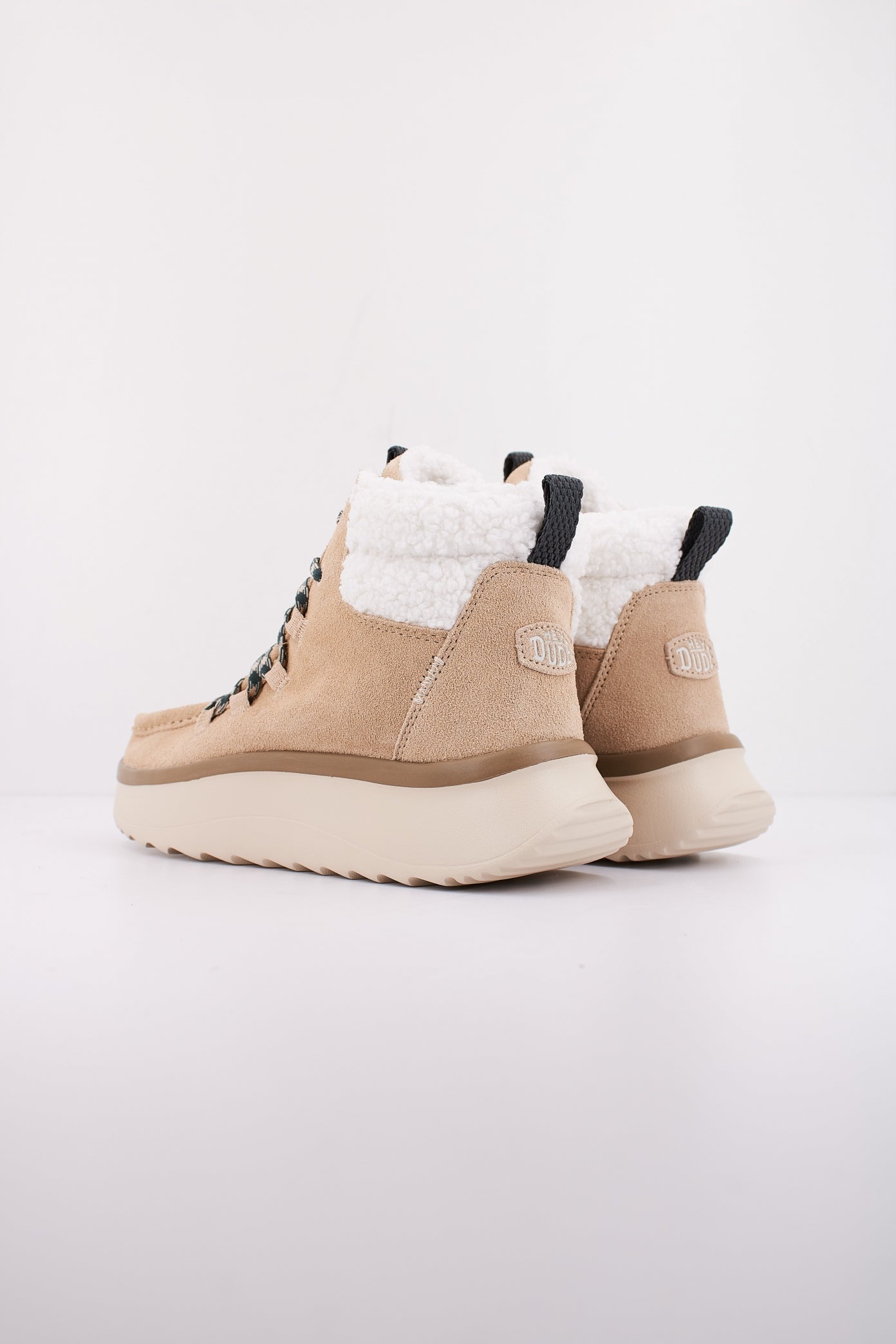 HEY DUDE WENDY APRES SUEDE COZY en color MARRON CLARO (4)