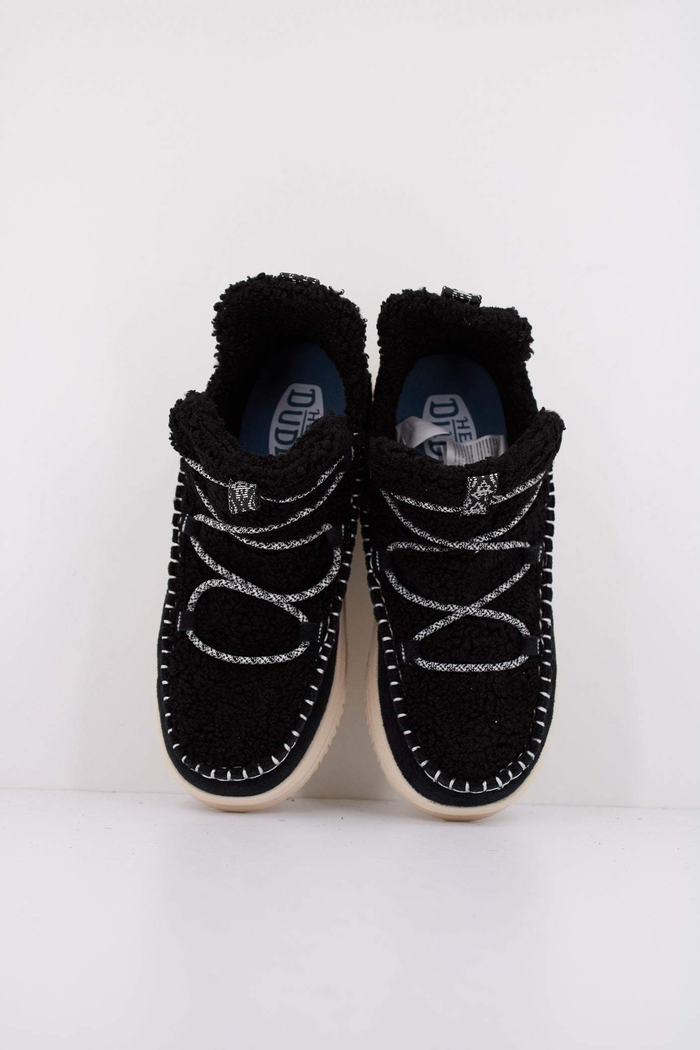 HEY DUDE CAMDEN SUEDE COZY en color NEGRO (3)