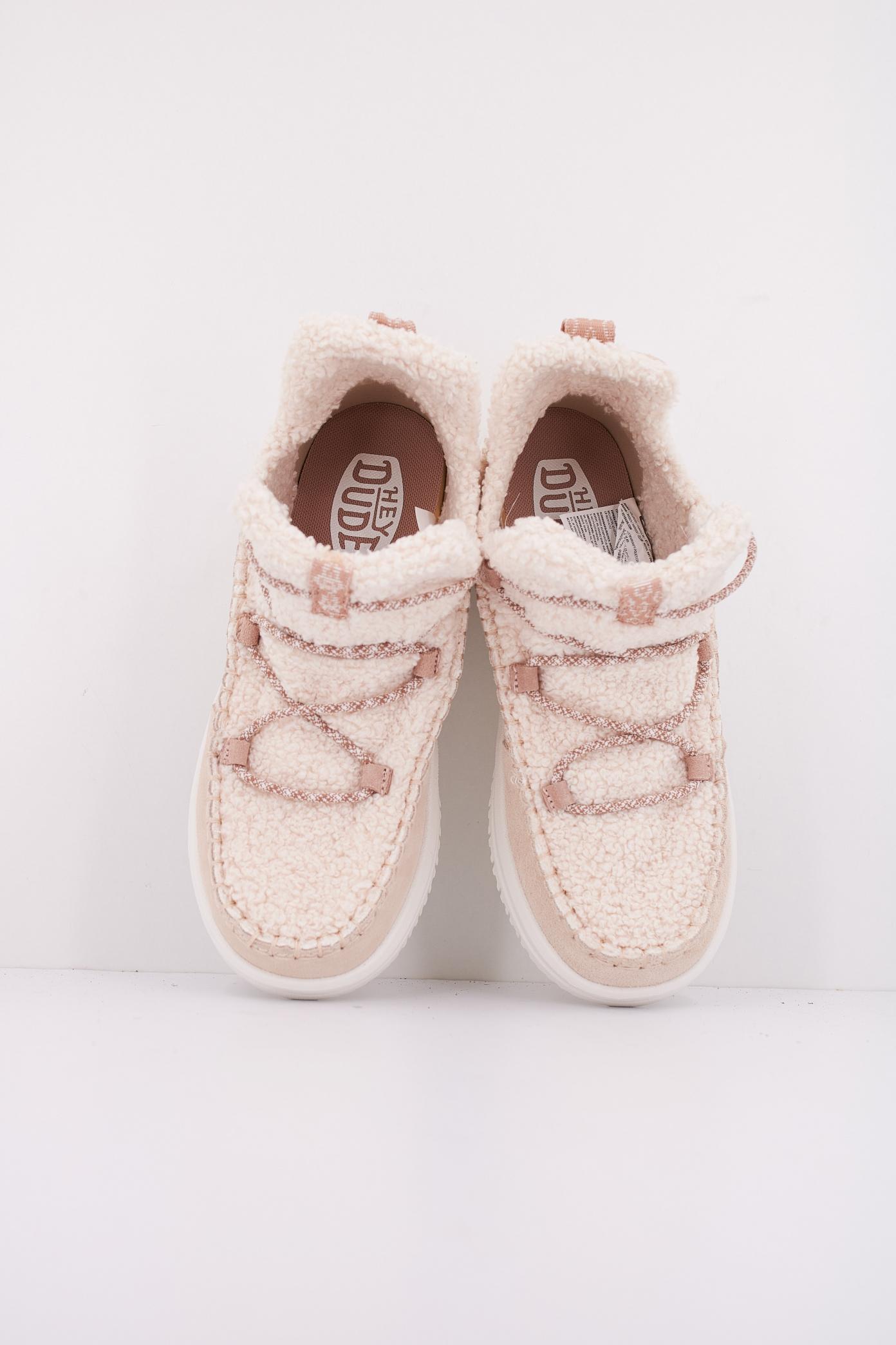 HEY DUDE CAMDEN SUEDE COZY en color BEIS (3)