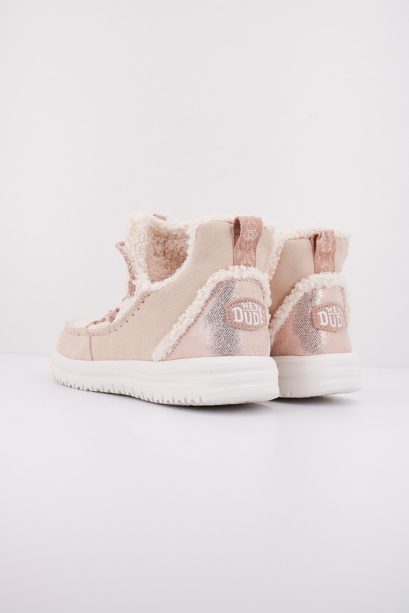 HEY DUDE CAMDEN SUEDE COZY en color BEIS (4)