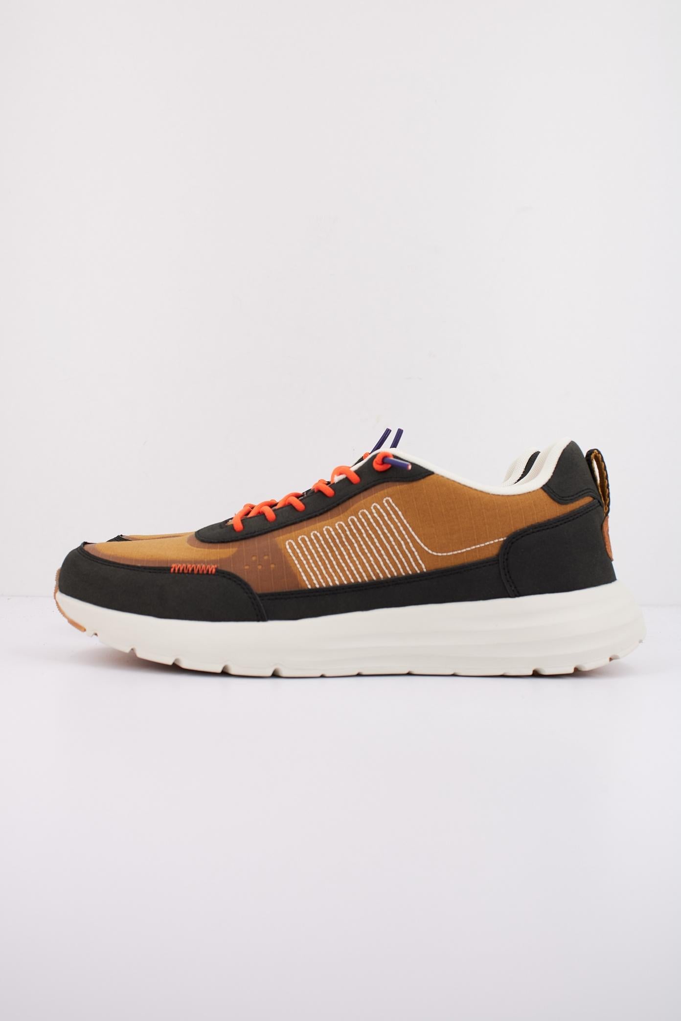HEY DUDE SIROCCO ALTA HYPE en color MARRON (1)