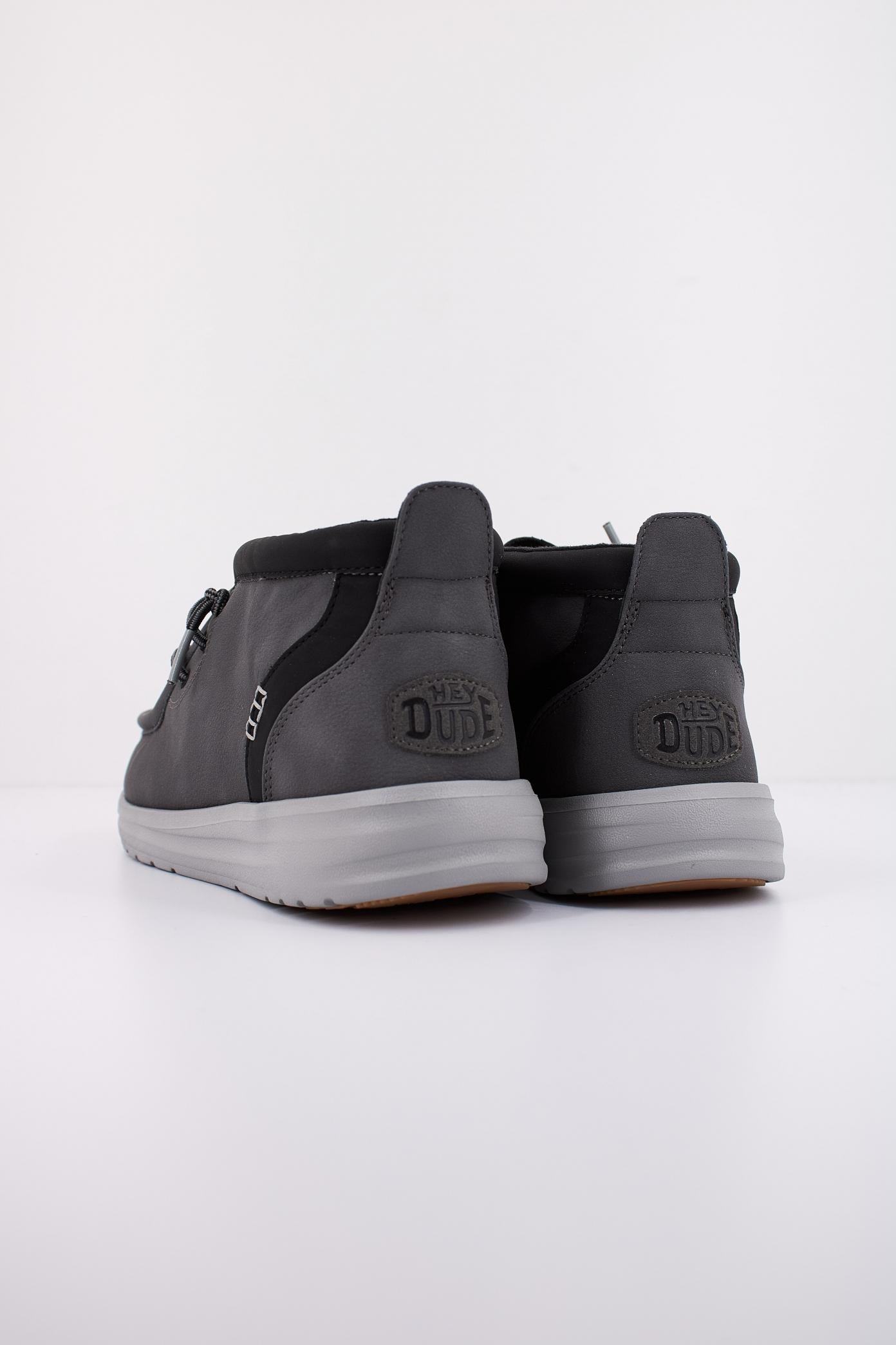 HEY DUDE WALLY MID GRIP R CLASSIC en color GRIS (4)