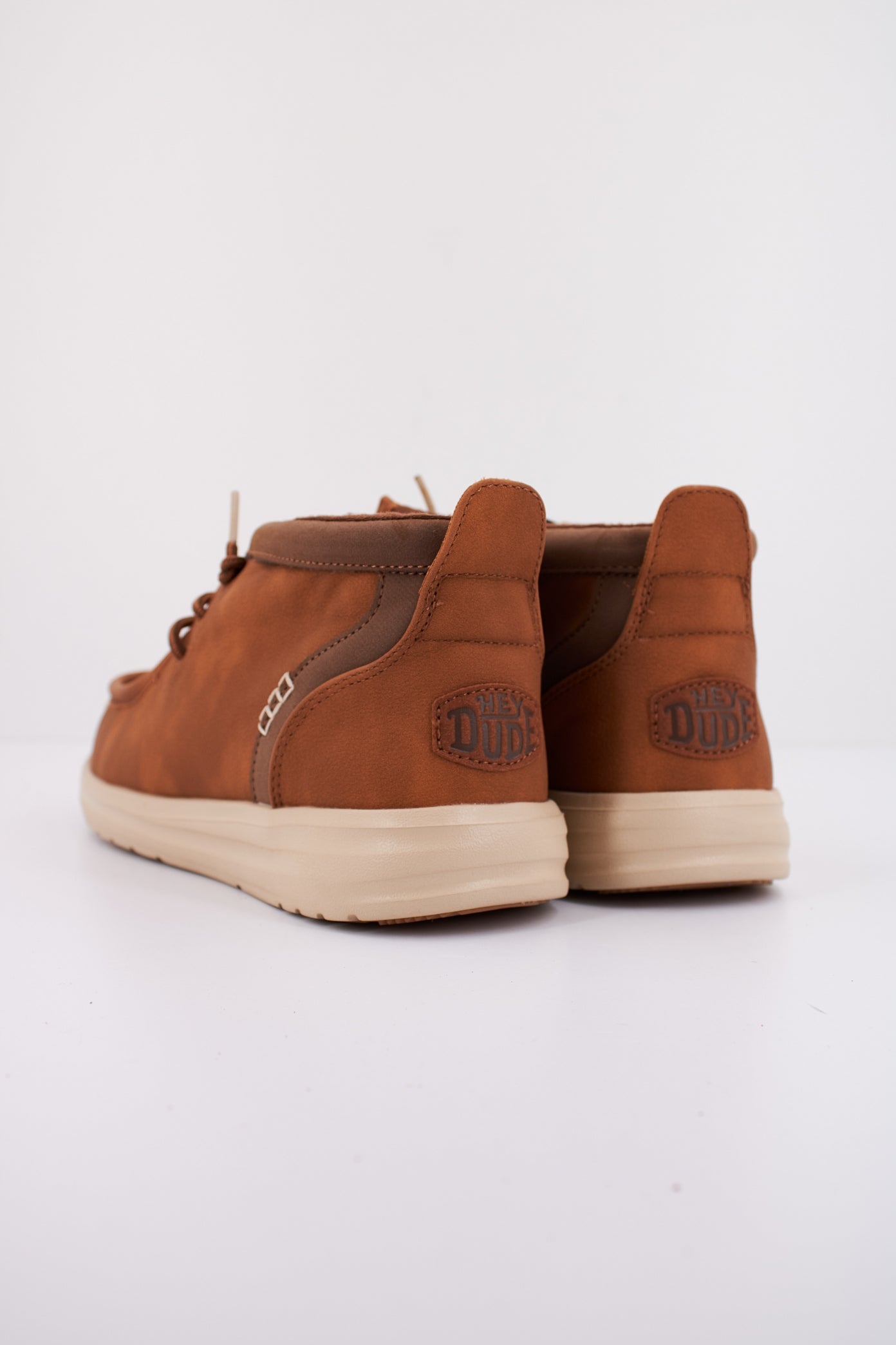 HEY DUDE WALLY MID GRIP R CLASSIC en color MARRON CLARO (4)