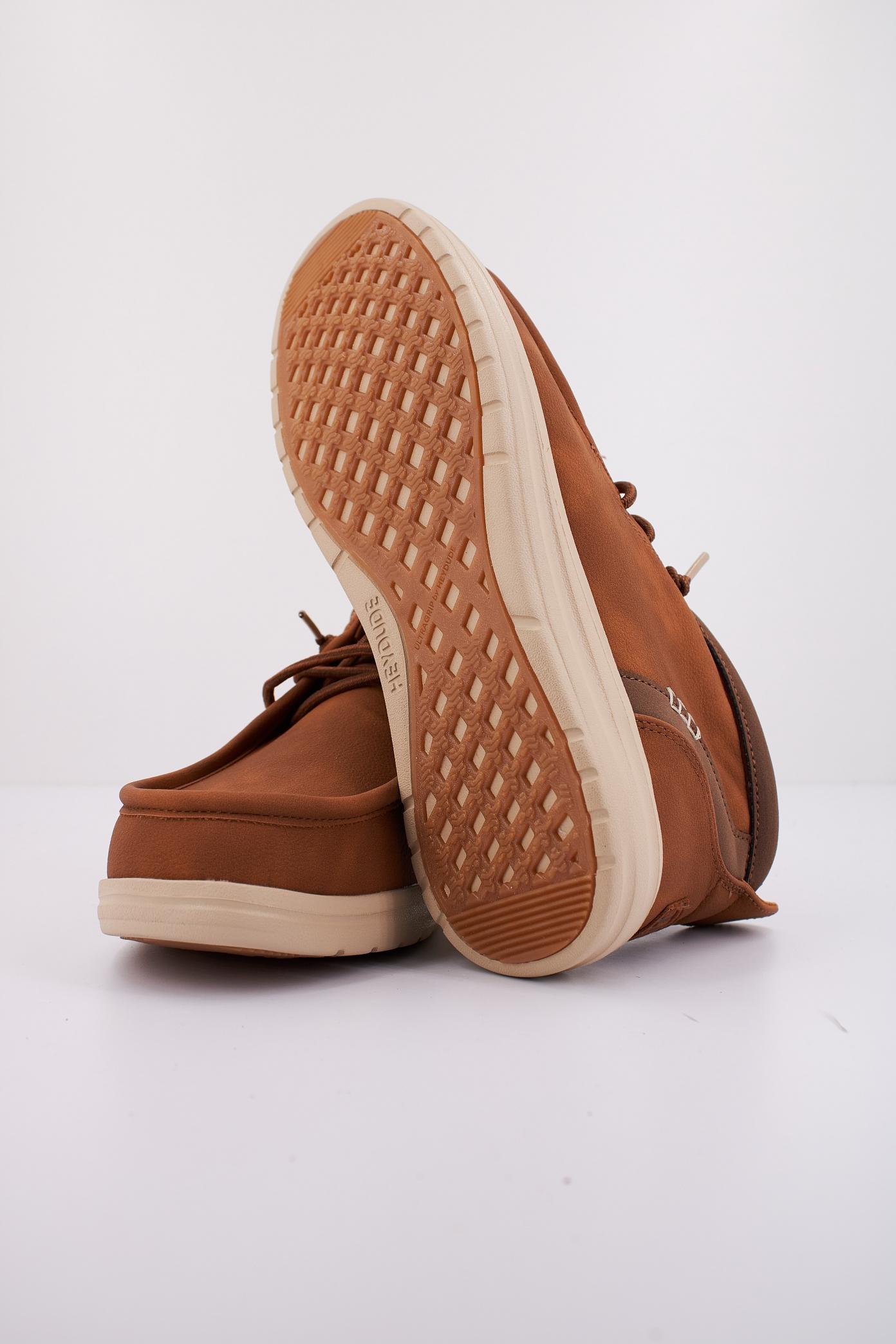 HEY DUDE WALLY MID GRIP R CLASSIC en color MARRON CLARO (5)