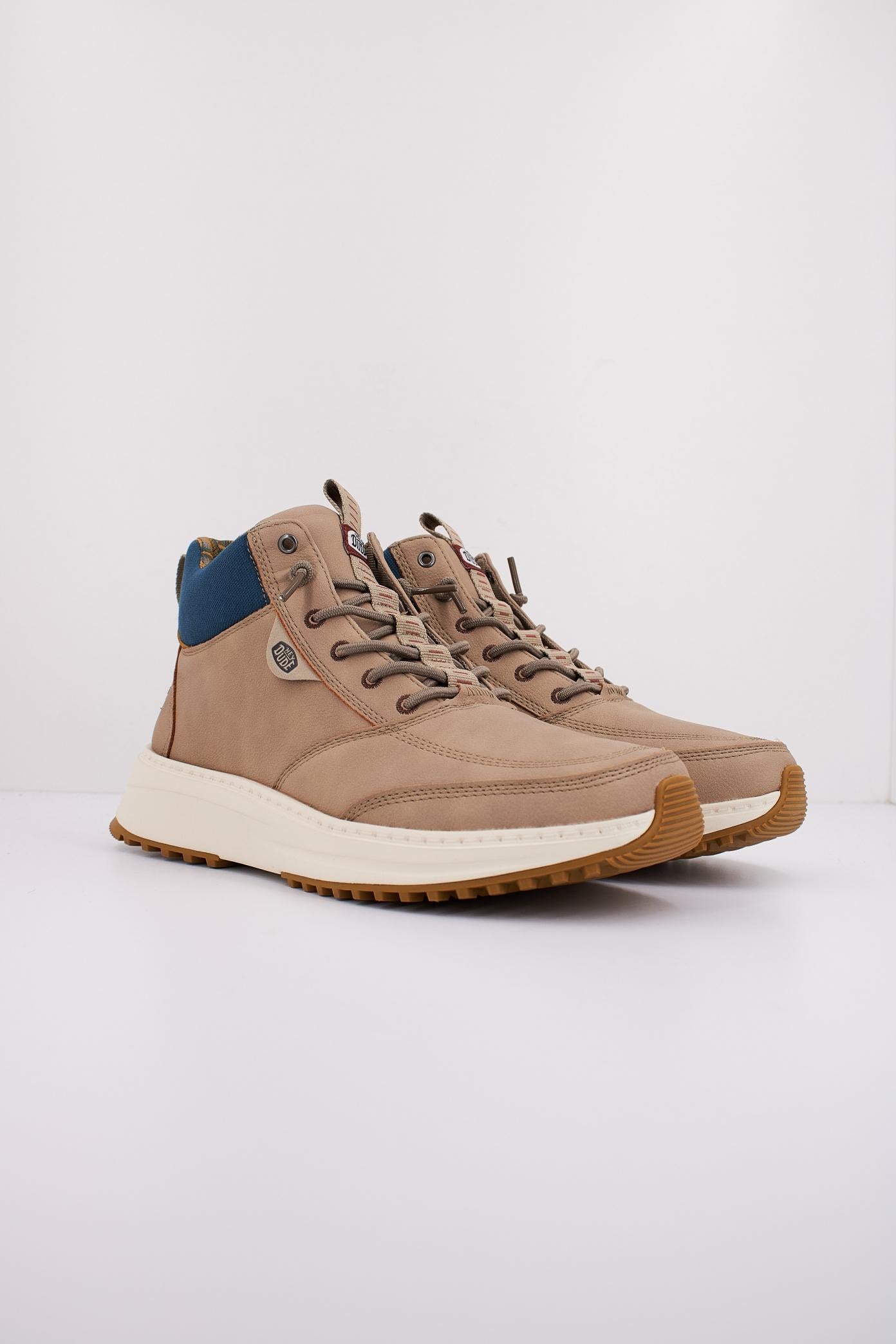 HEY DUDE TAHOE CLASSIC en color MARRON CLARO (2)