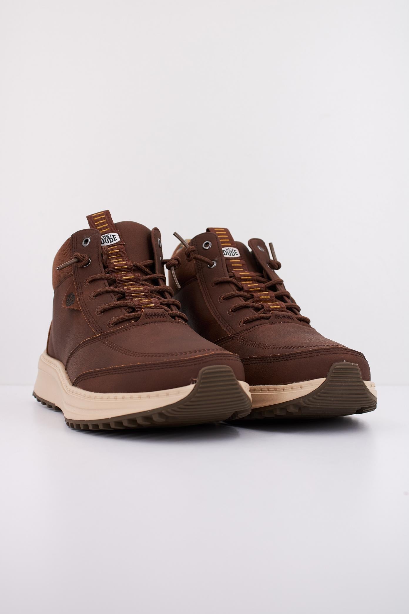 HEY DUDE TAHOE CLASSIC en color MARRON (2)