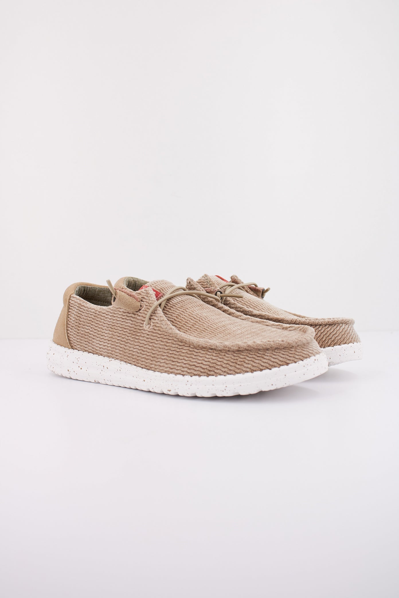 HEY DUDE WAVE CORDUROY en color BEIS (2)