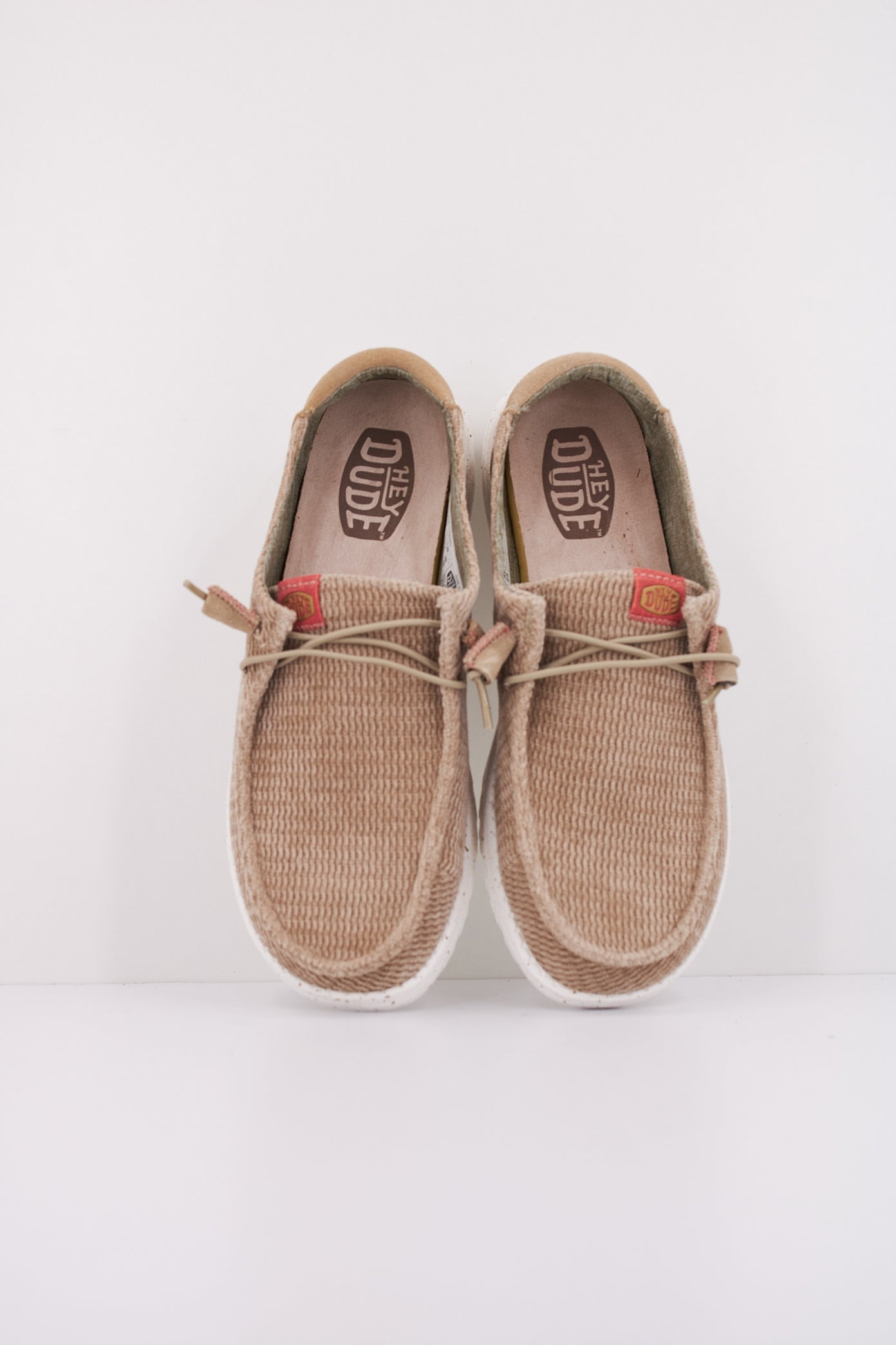 HEY DUDE WAVE CORDUROY en color BEIS (3)