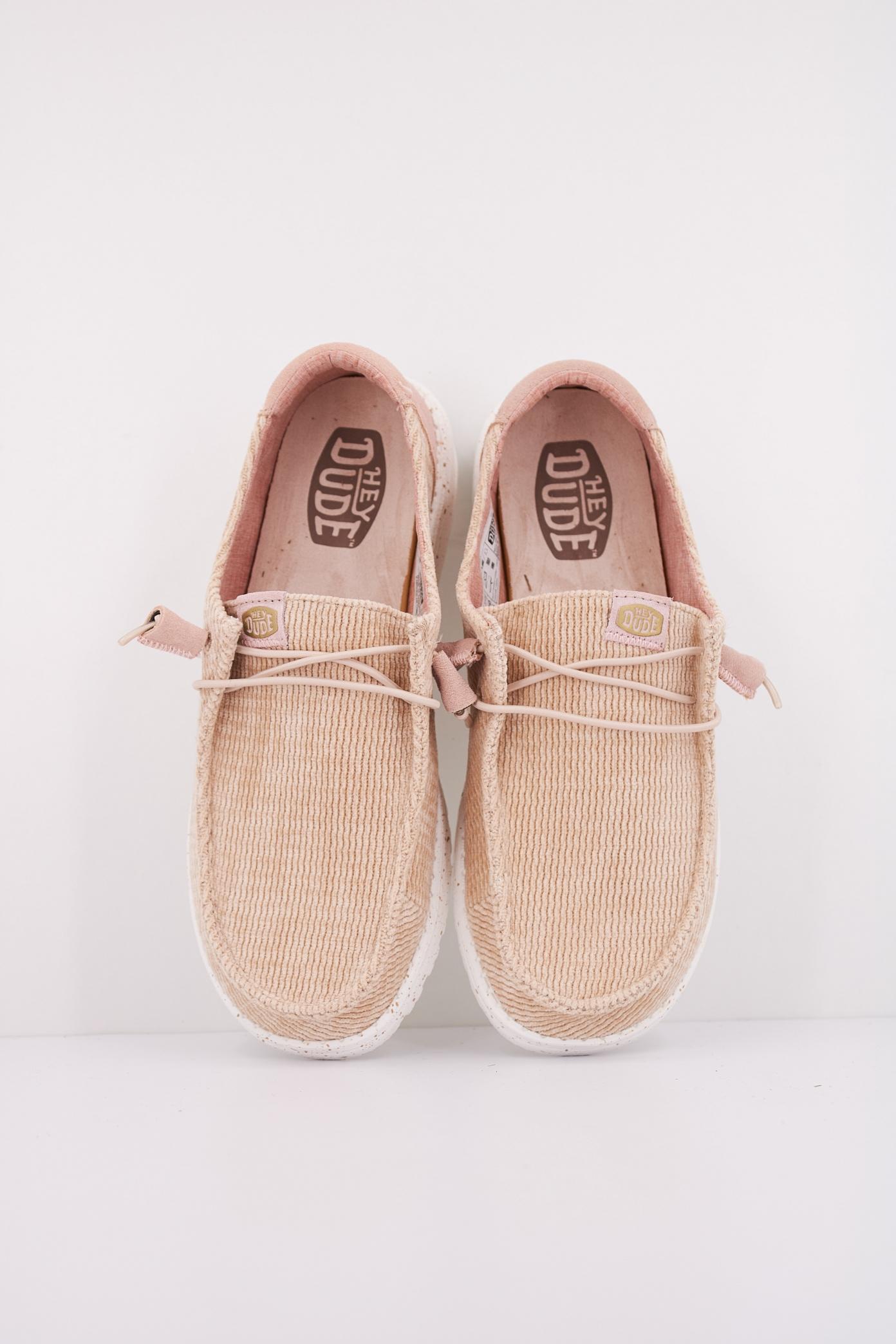 HEY DUDE WAVE CORDUROY en color NUDE (3)