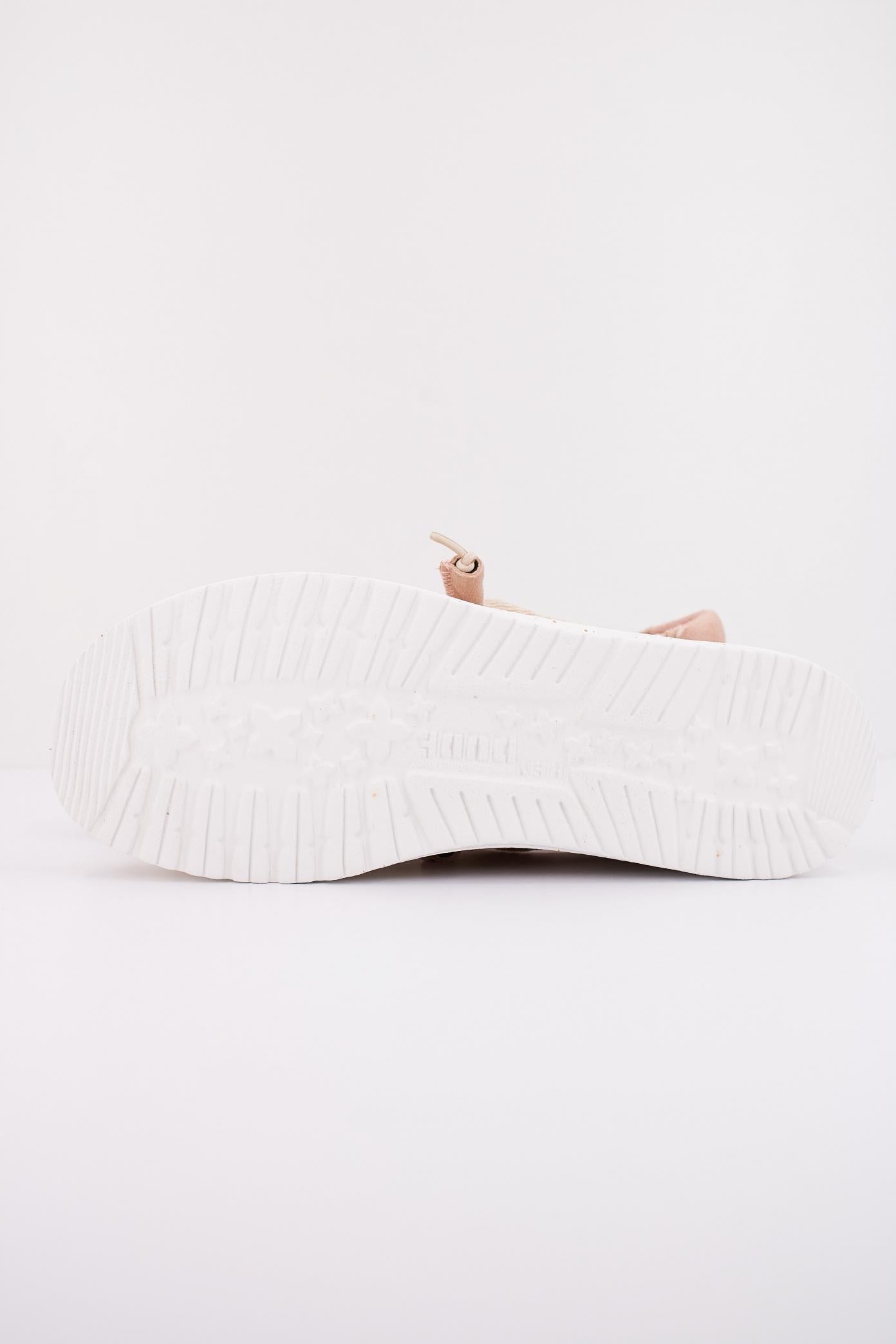 HEY DUDE WAVE CORDUROY en color NUDE (5)
